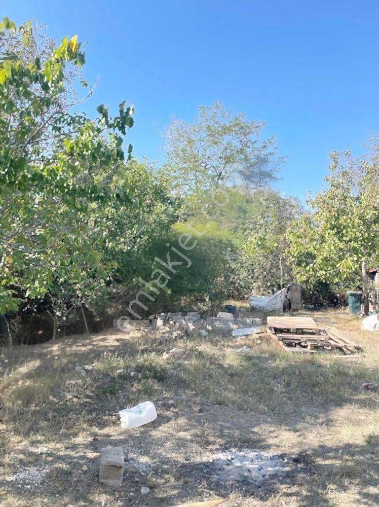 Saray Yuvalı Köy Merkezinde Kaçırılmayacak Fırsat! 712 M² Tek Tapu, 3 Kat İmarlı Arsa + Ev - Görsel 8