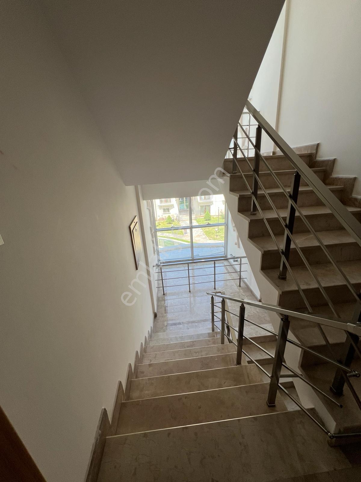 Afyon Özsu Emlak'tan Uydukent Te Kiralık Lüks 4+1 Daire - Görsel 34