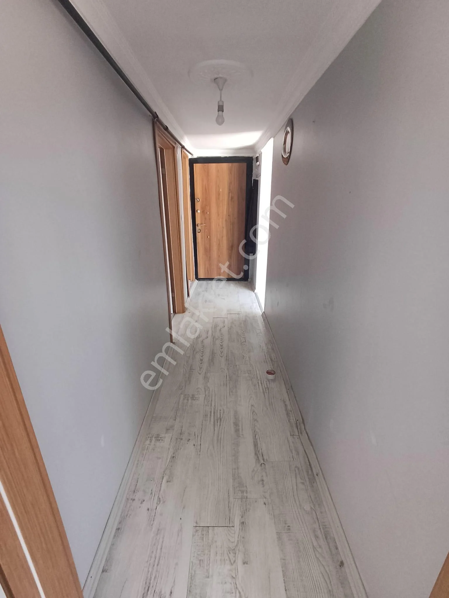 Saadetdere Mahallesinde Kiralık 1+1 Çatı Katı Daire - Görsel 2