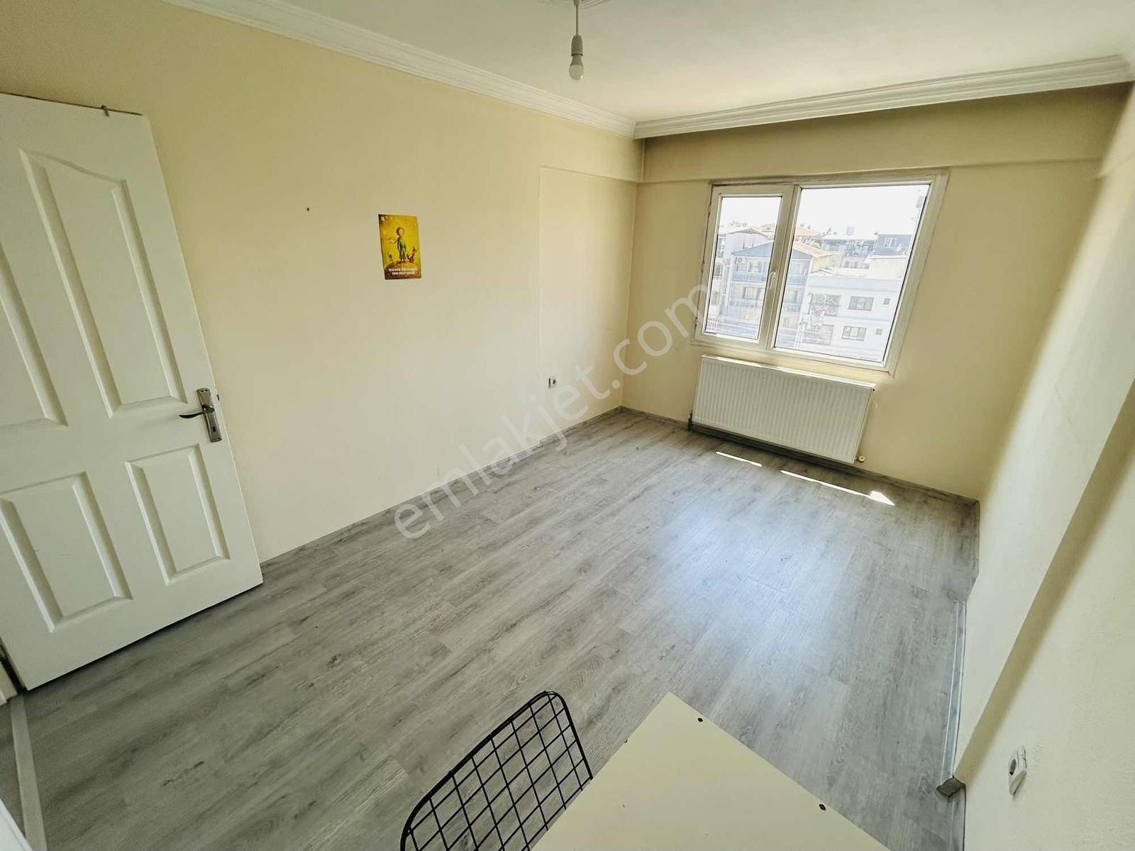 Cadde Üzeri Site İçi Güvenlikli Otoparklı 3+1 Boyalı Geniş Daire - Görsel 26
