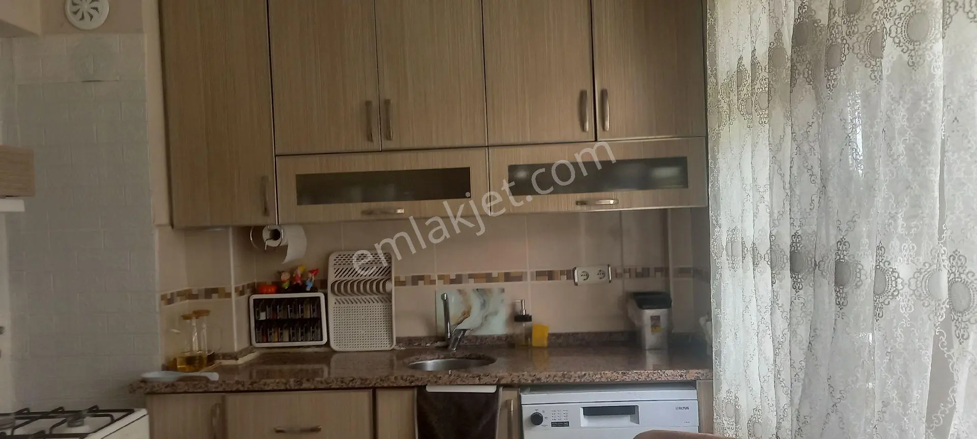 Afyon Emlak Ofisinden Kiralık Daire 3+1 - Görsel 3