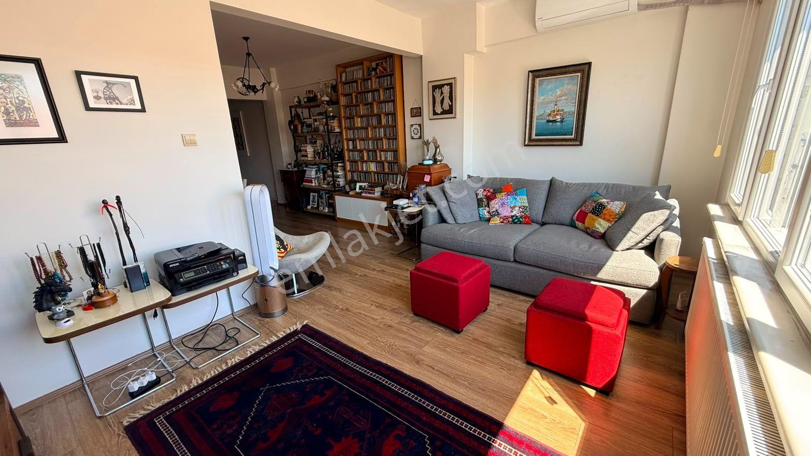 Kadıköy Rasimpaşa Recaizade Sokak İskeleye Yakın 85 M2 Geniş 2+1