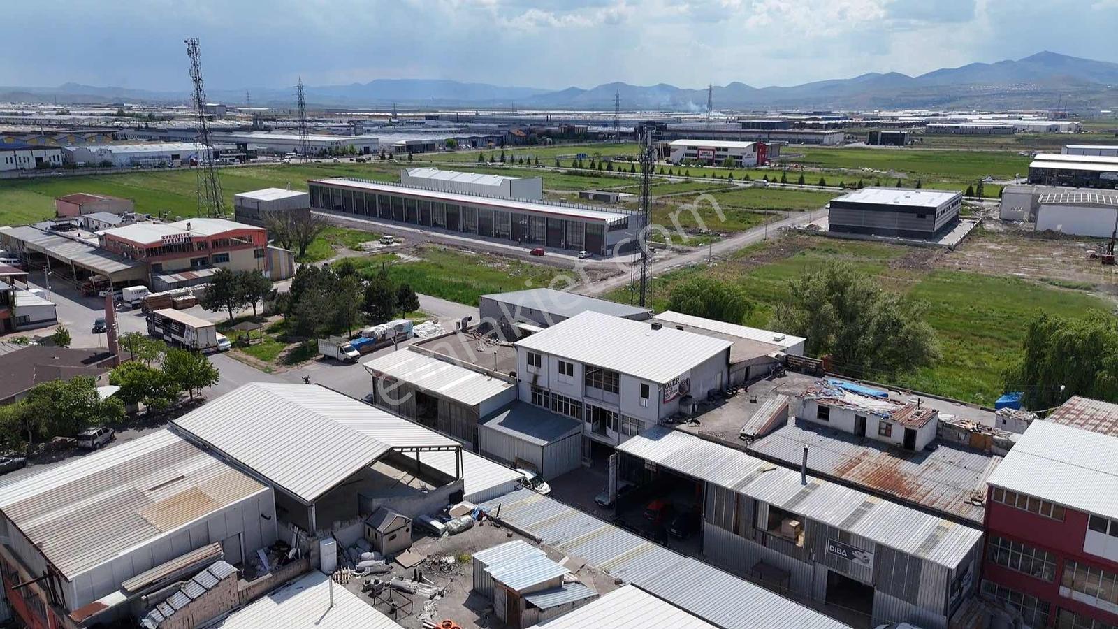 Anbar Mah. Ağaçişlerinde 200'lük 3 Katlı Dükkan - Görsel 26