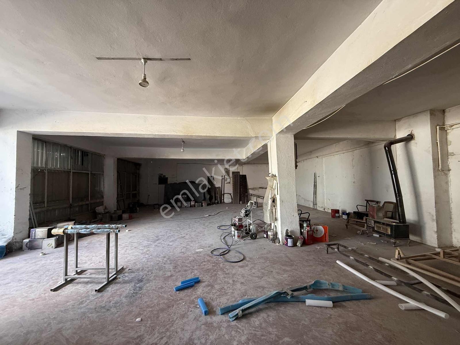 Anbar Mah. Ağaçişlerinde 200'lük 3 Katlı Dükkan - Görsel 7