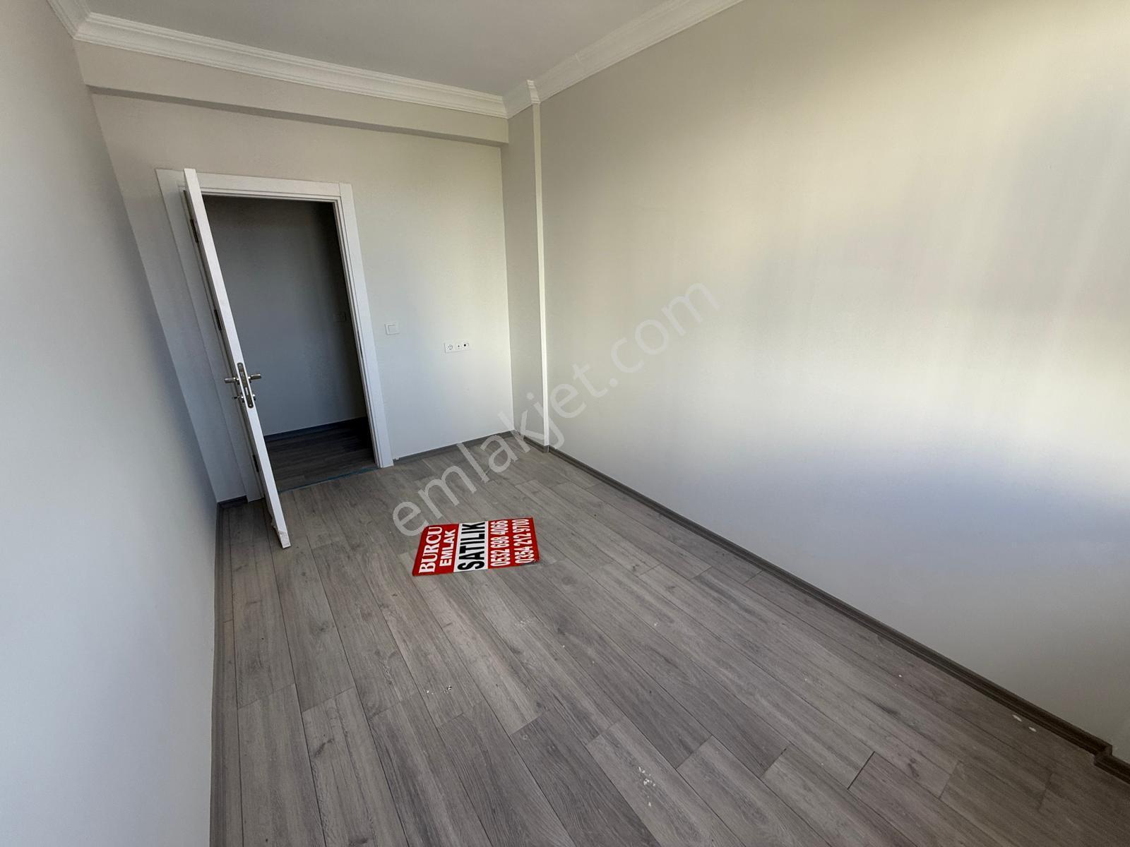Üniversite Yolu Üzerinde 3+0 Satılık Daire---burcu Emlaktan--- - Görsel 8