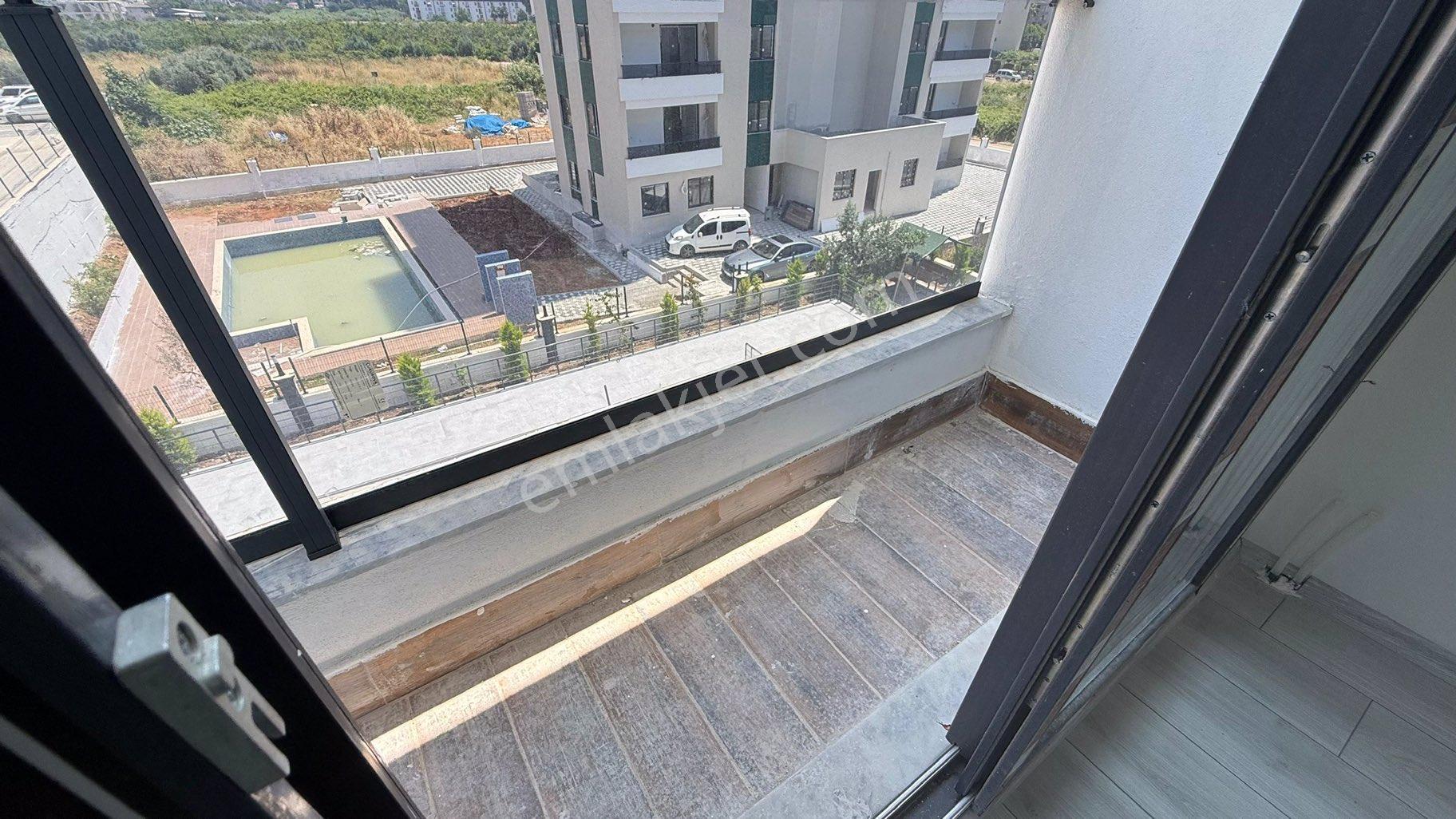 Mersin Tömükte Havuzlu Sitede 2+1 Yazlık - Görsel 18