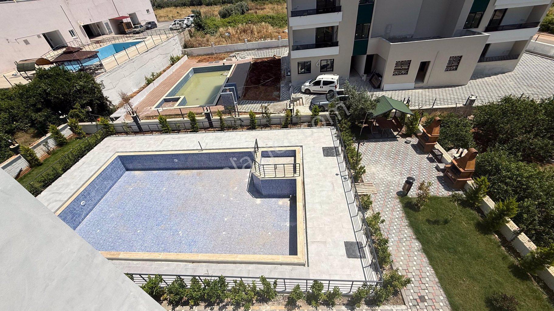 Mersin Tömükte Havuzlu Sitede 2+1 Yazlık - Görsel 28