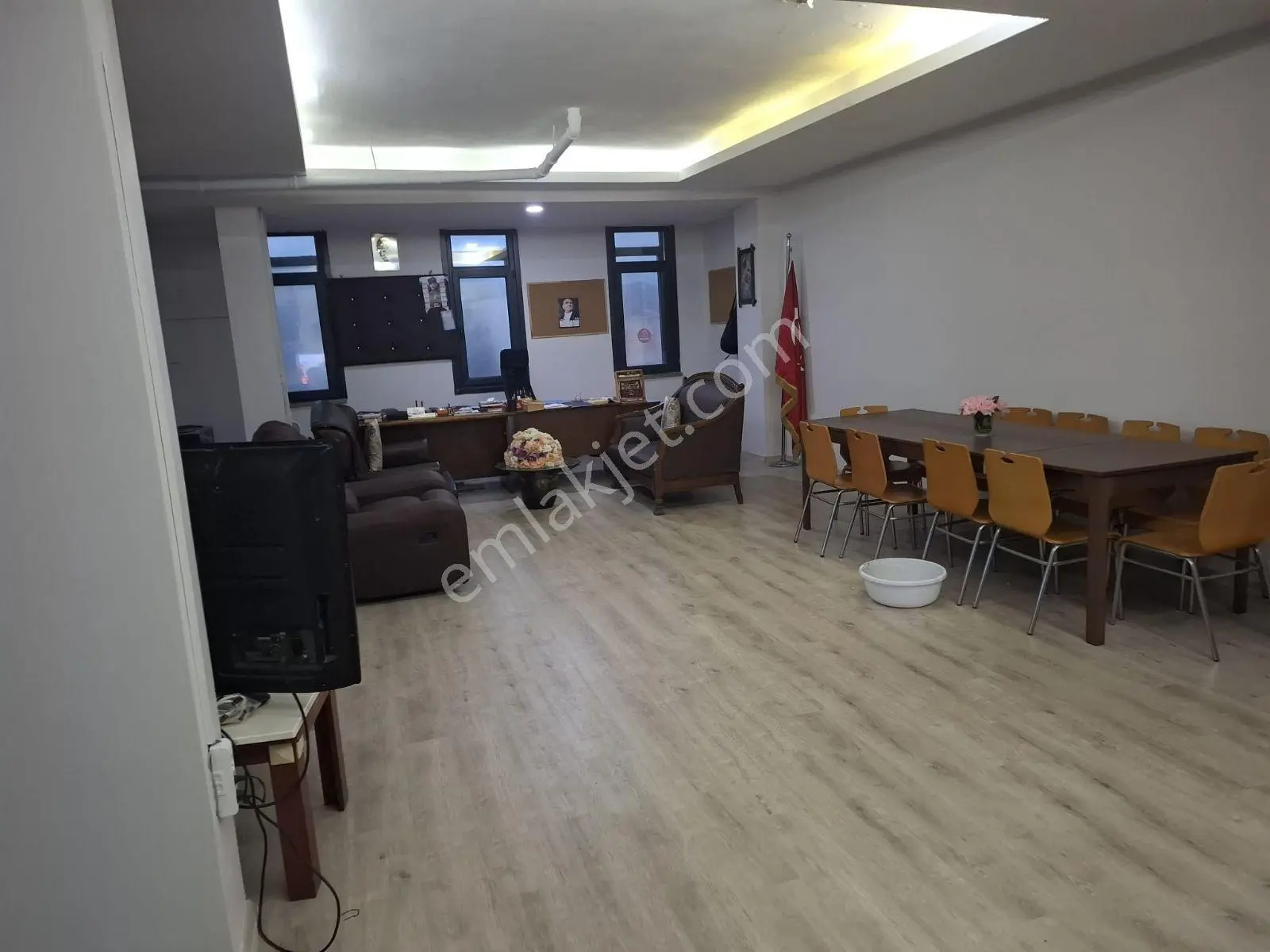 Mahmutbey Caddesine Cepheli Kiralık 40'm2 Ofis - Görsel 2