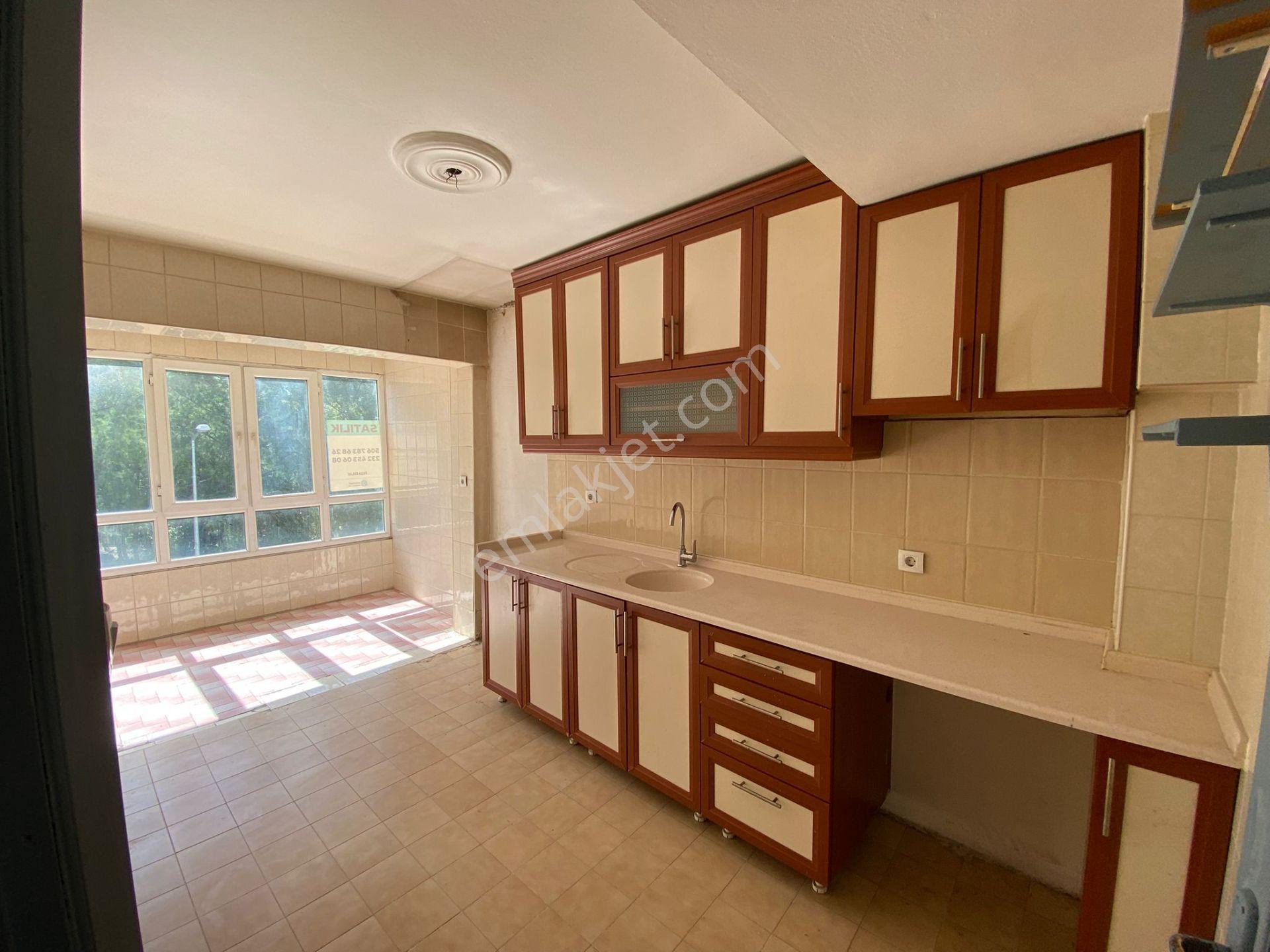 Acill Buca Menderes Mah.de Belediye Yakını 3+1 130m2 Ayrı Mutfak Arakat Satılık Daire - Görsel 16