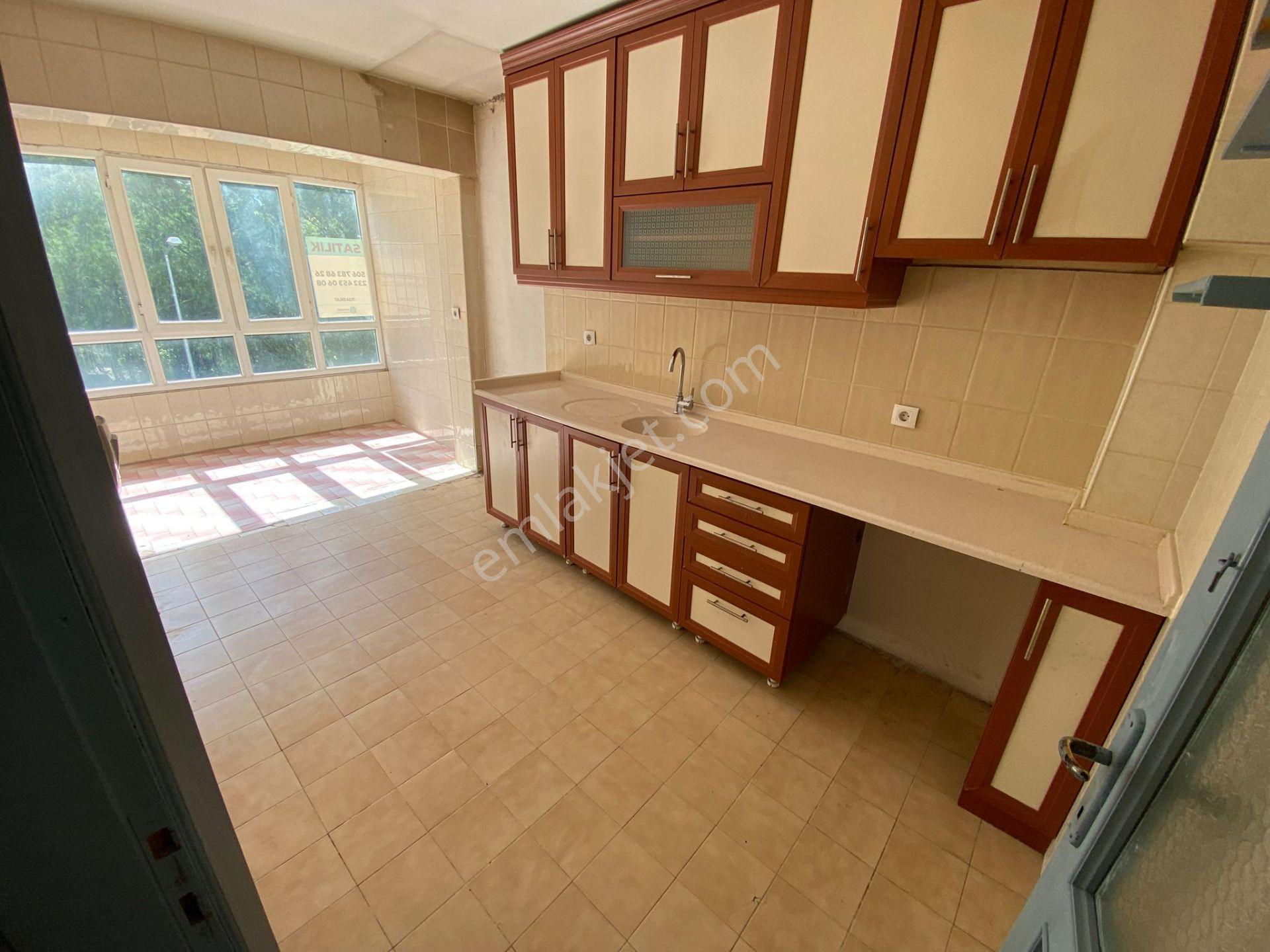 Acill Buca Menderes Mah.de Belediye Yakını 3+1 130m2 Ayrı Mutfak Arakat Satılık Daire - Görsel 18