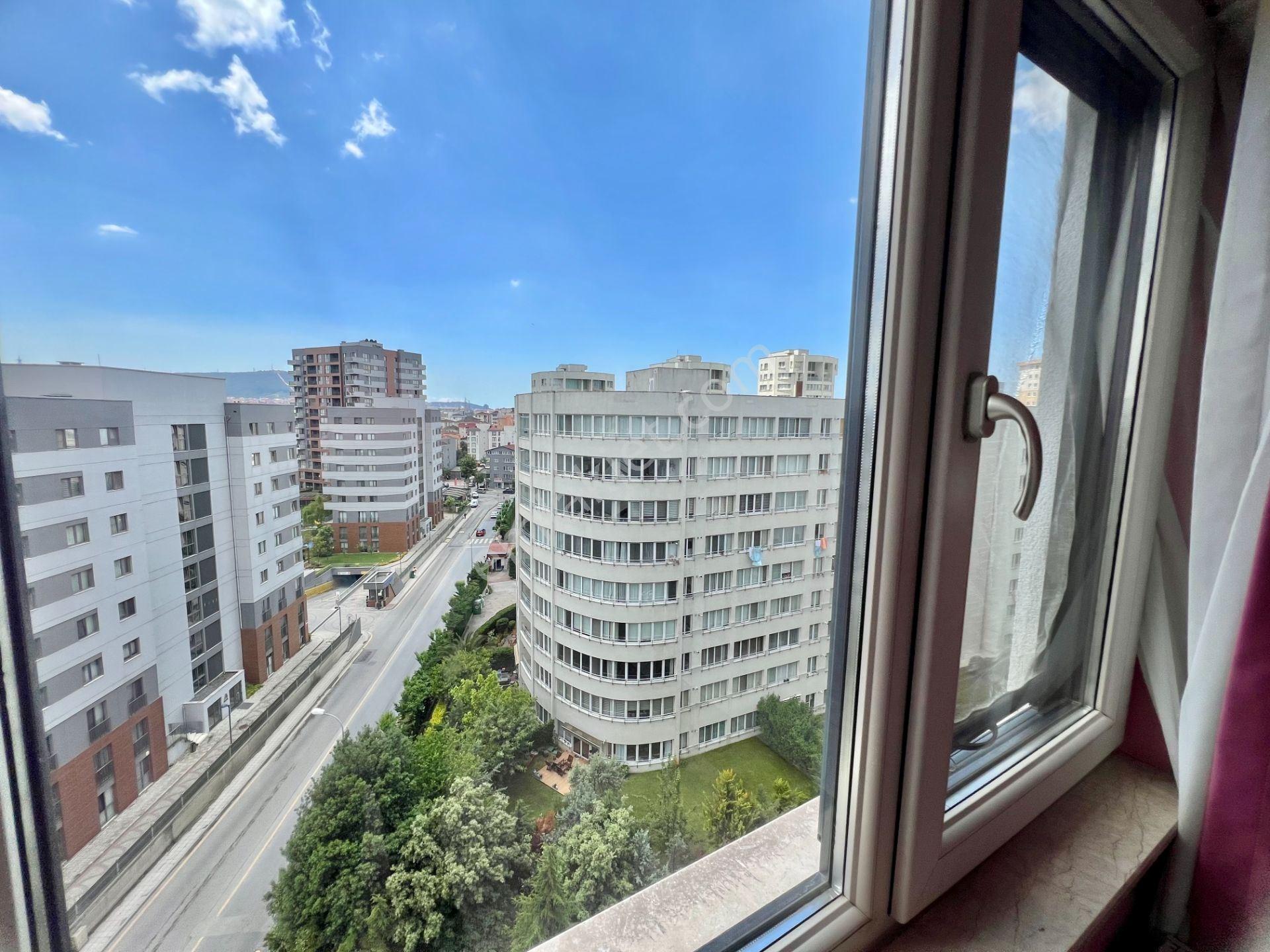 Glow3 Satış Ofisinden 4+1 Şerefiyeli, Teraslı, Arakat Daire - Görsel 30