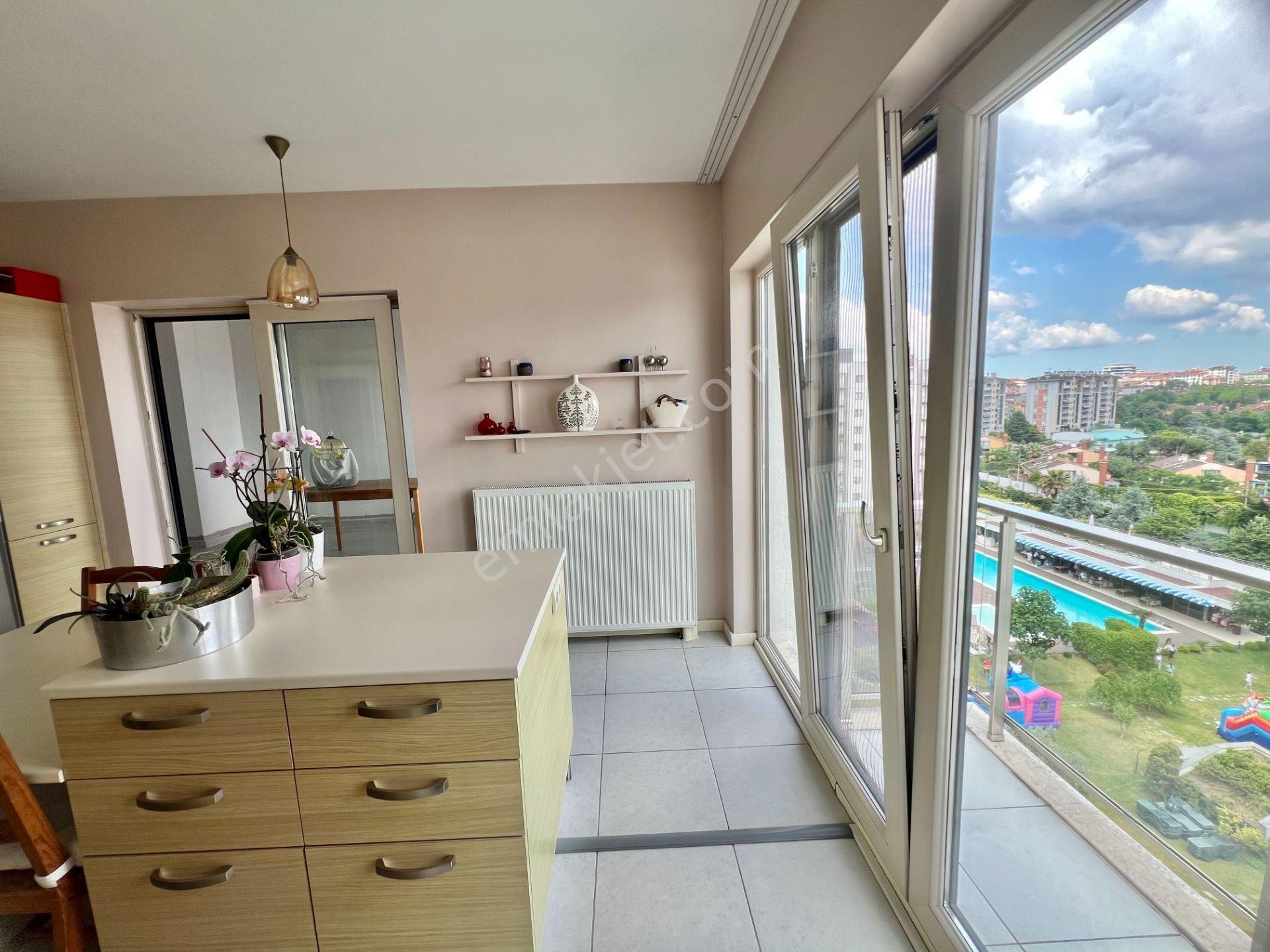 Glow3 Satış Ofisinden 4+1 Şerefiyeli, Teraslı, Arakat Daire - Görsel 10