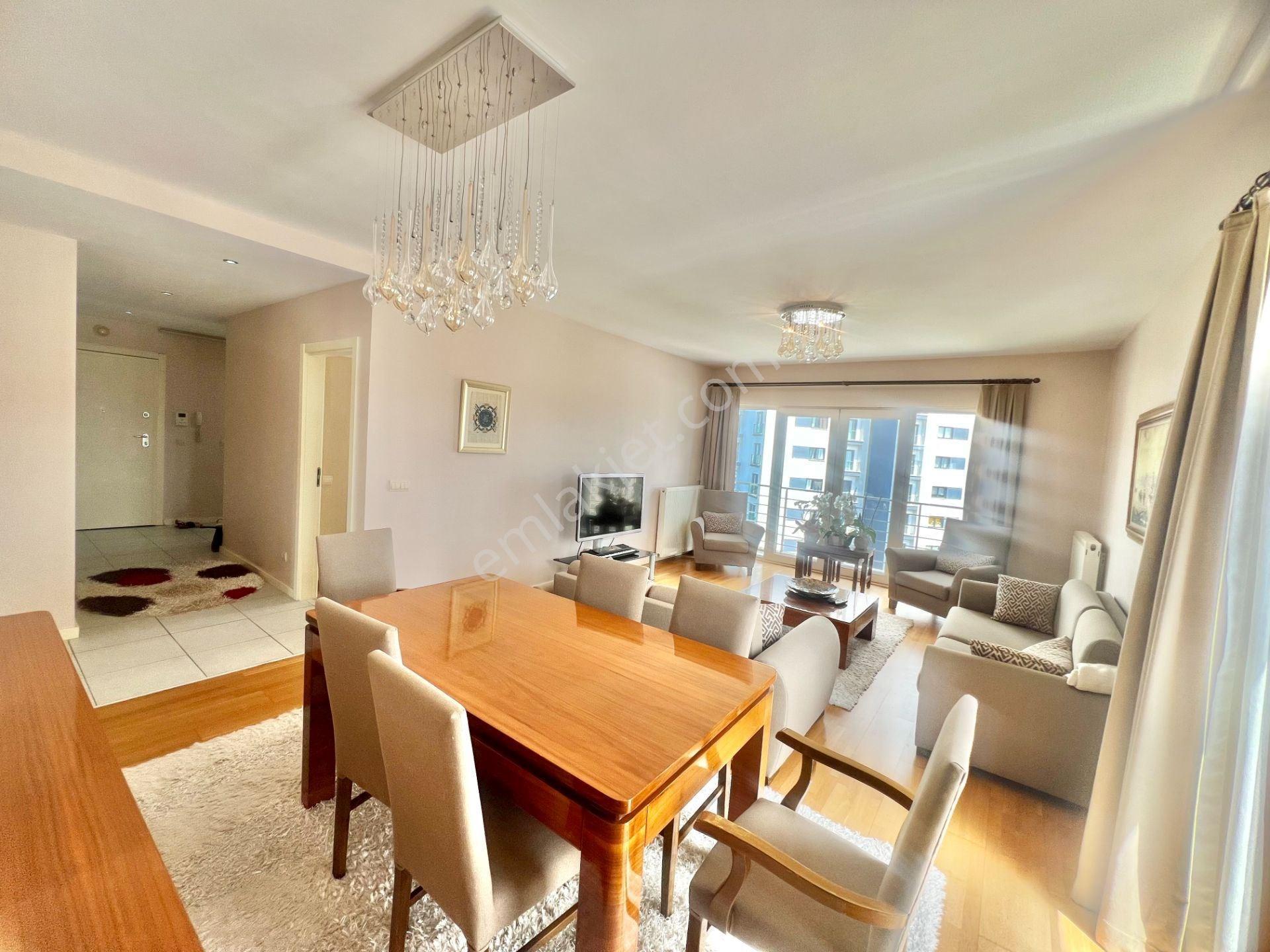 Glow3 Satış Ofisinden 4+1 Şerefiyeli, Teraslı, Arakat Daire - Görsel 6