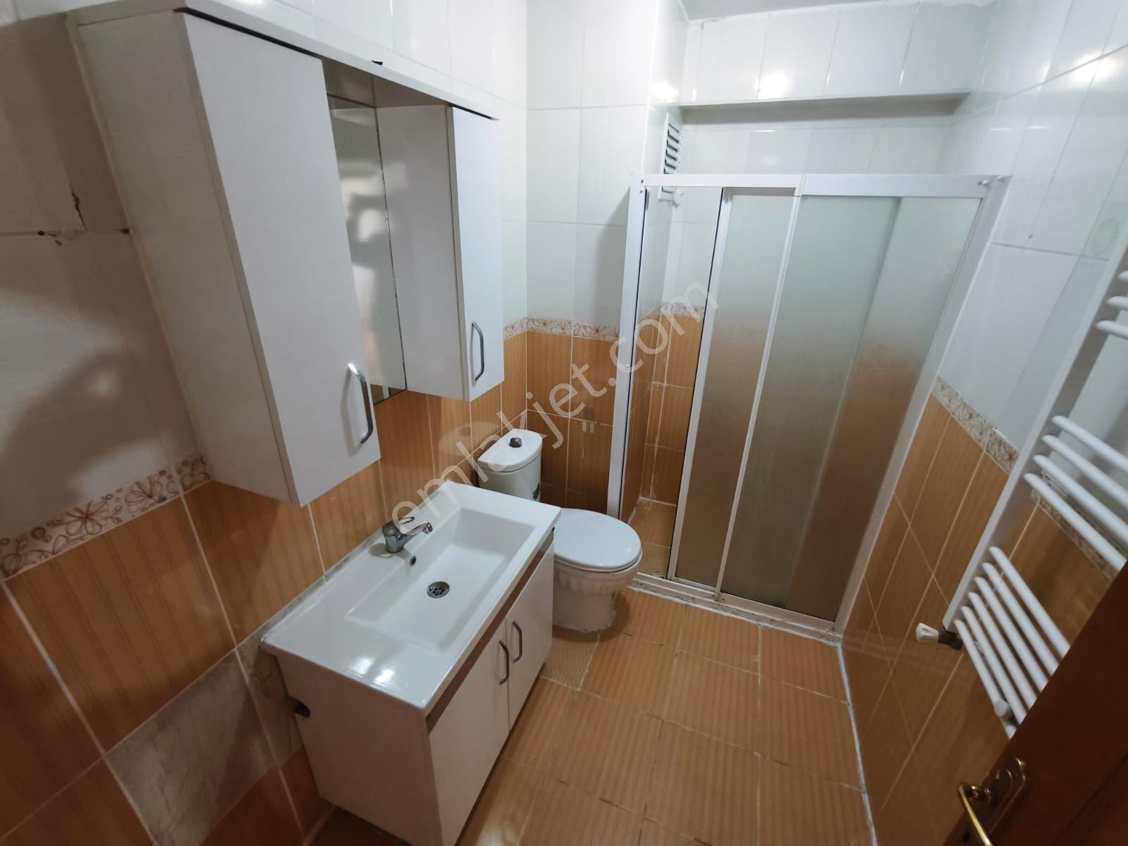 Süvari Mah Asansörlü 3+1 Boyalı Her Katta Tek Daire Var Ön Cephe - Görsel 25