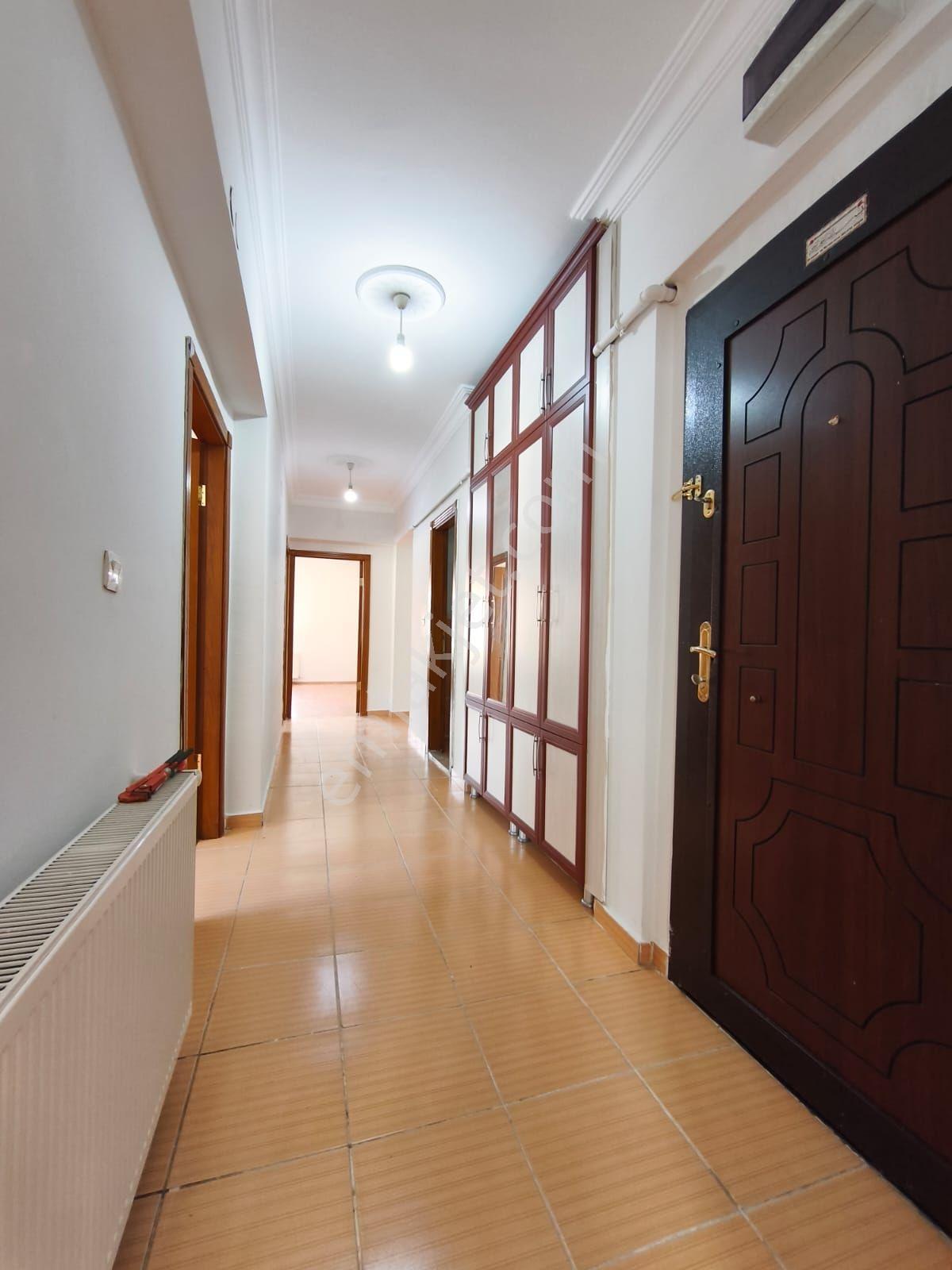 Süvari Mah Asansörlü 3+1 Boyalı Her Katta Tek Daire Var Ön Cephe - Görsel 33