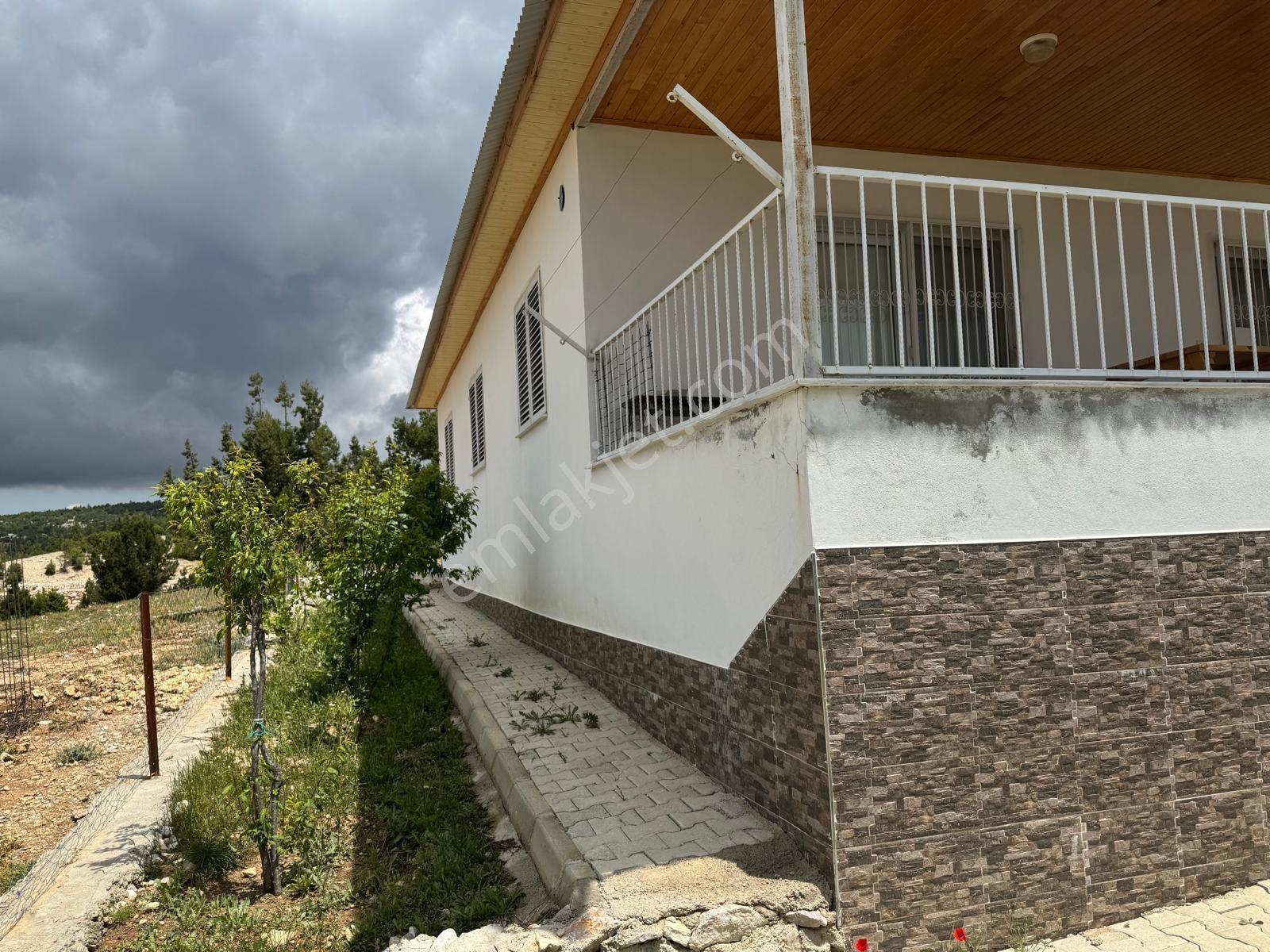 Erdemli Güzeloluk'ta Satılık 3+1 Müstakil Yayla Evi - Görsel 24