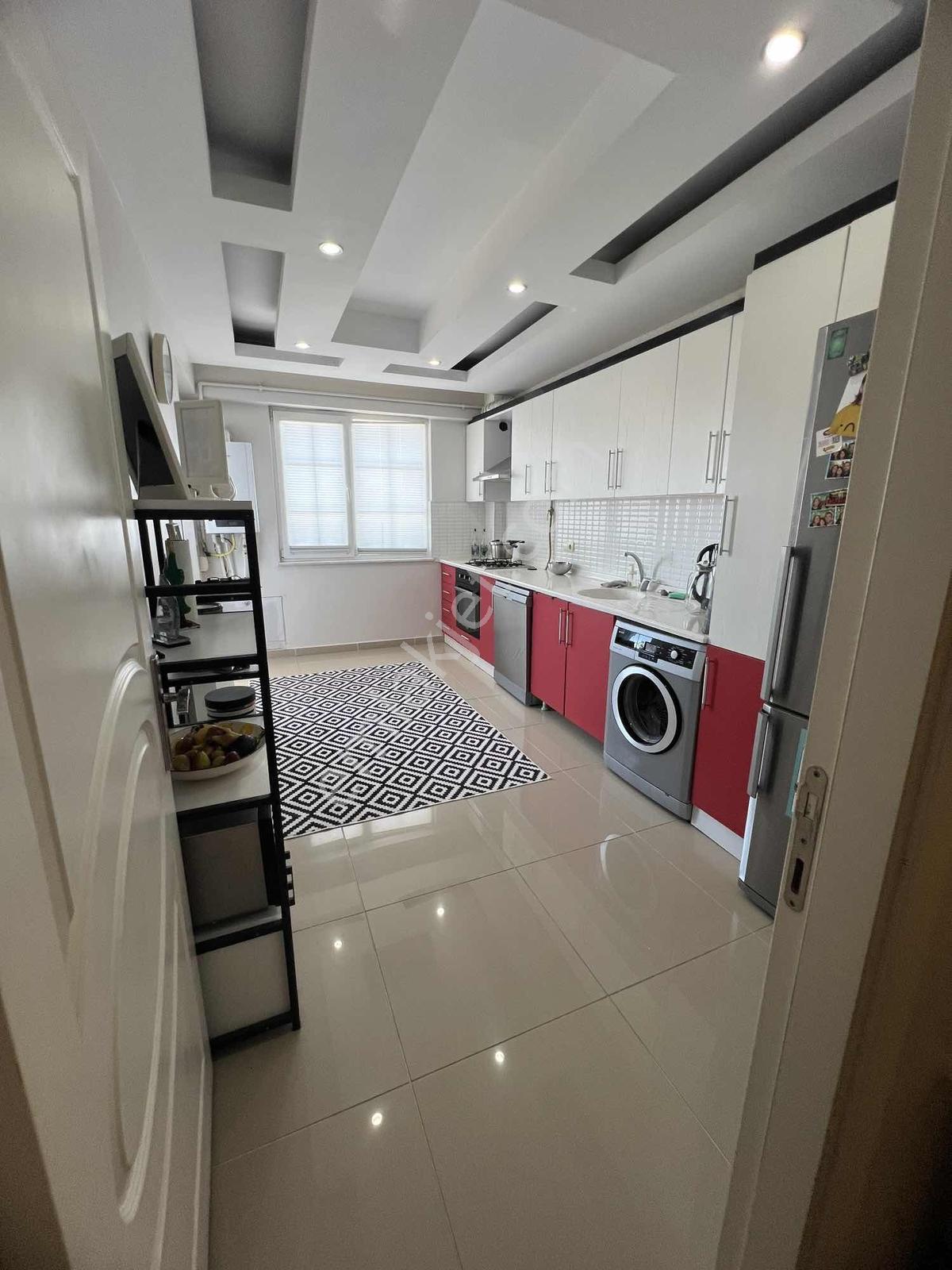 Havuzlu Site Denize Yürüme Mesafesinde 3+1 Satılık Daire - Görsel 8