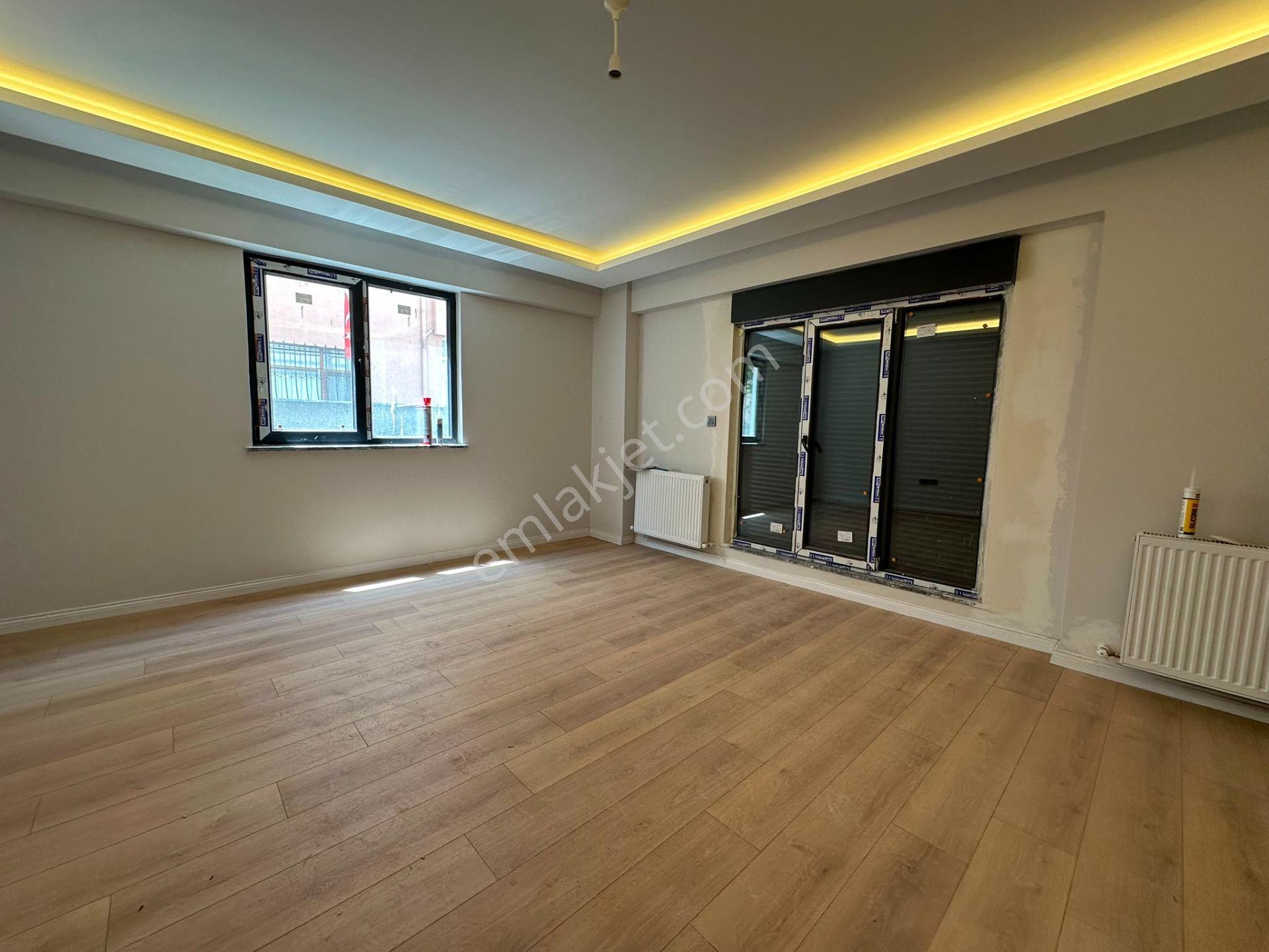 Mertcan'dan Hürriyet Mah. Balkon Ebeveyn Banyolu 3+1 Sıfır Daire