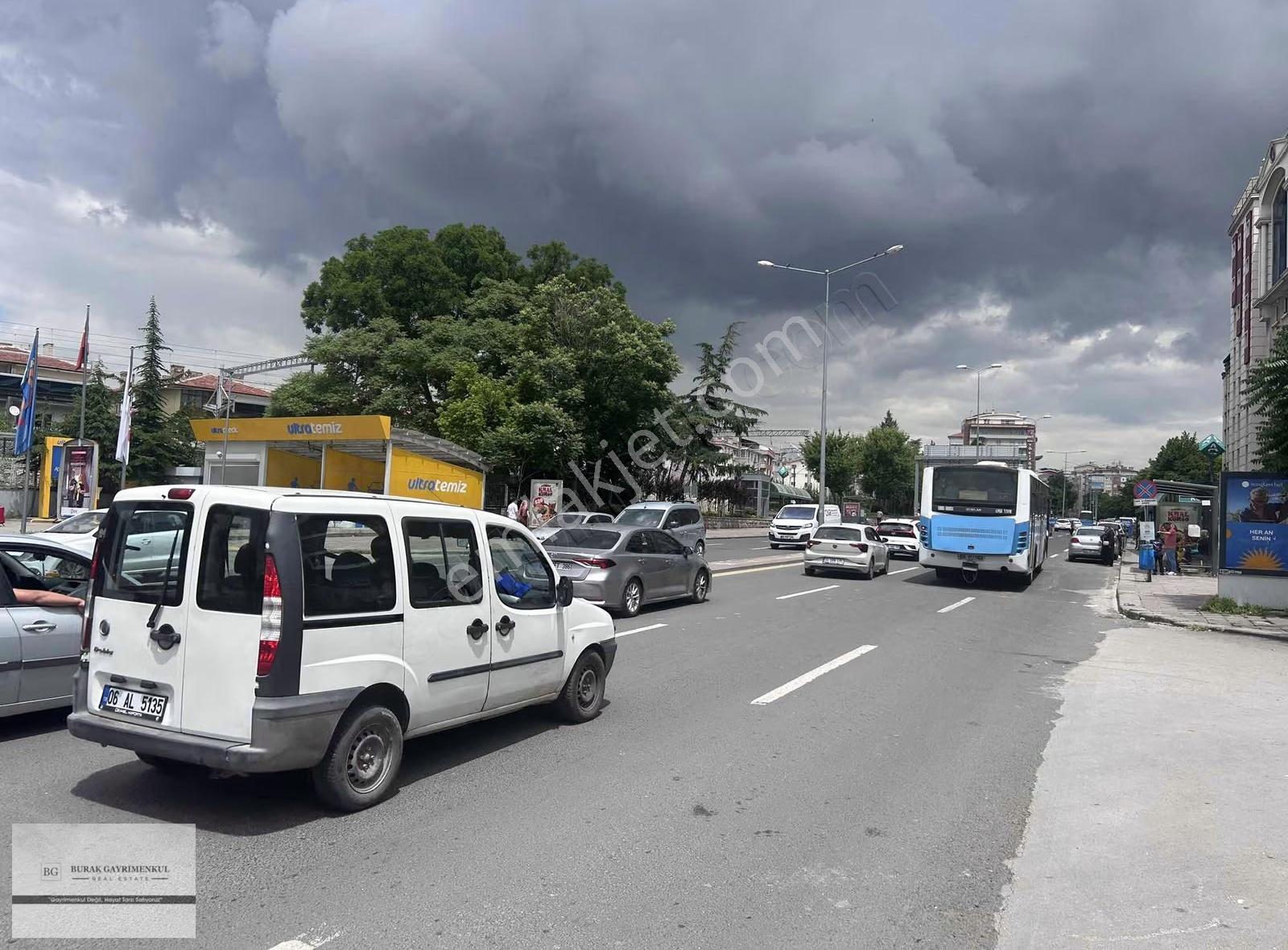 Kıbrıs Cad. Uğurlu Sokak Metro 150 Mt. Mükemmel Lokasyon Ara Kat - Görsel 24