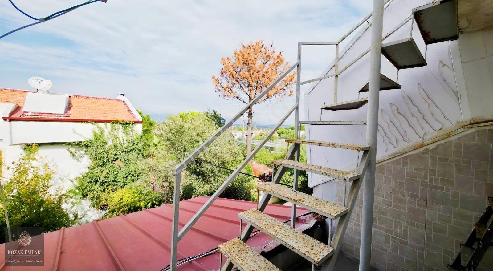 Ayvalık Sahilkent'te Site İçinde Eşyalı Kiralık Villa - Görsel 9
