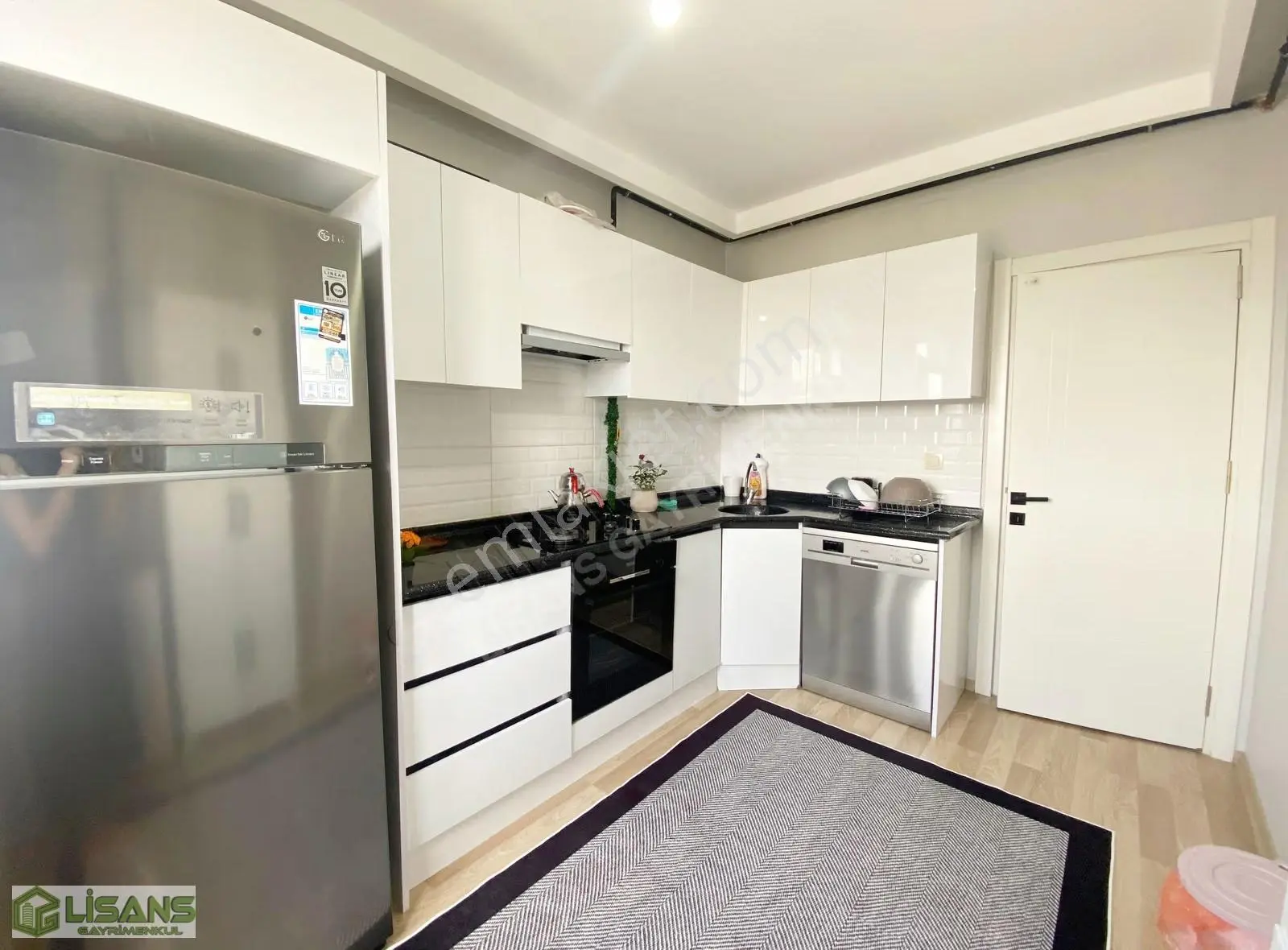Mavi_bulvar'da_kapalı_mutfak_2+1_giyinme_oda_cam_balkon_d.gazlı - Görsel 2