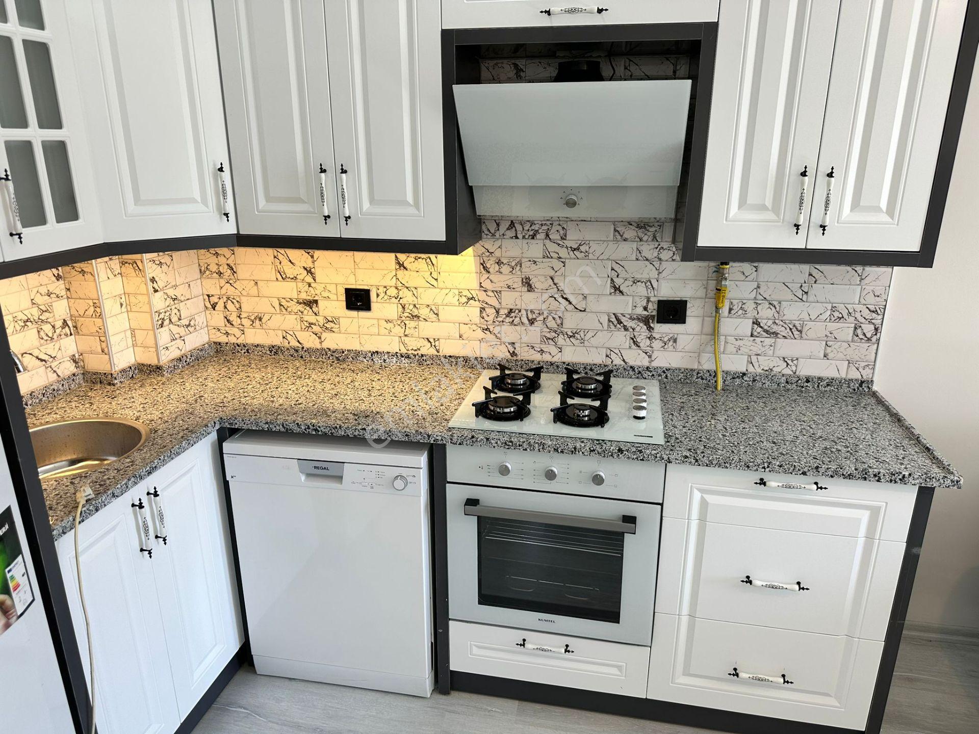 Zeki Emlak'tan Muradiye Mahallesinde 1+1 Eşyalı Kiralık Sıfır Daire - Görsel 2