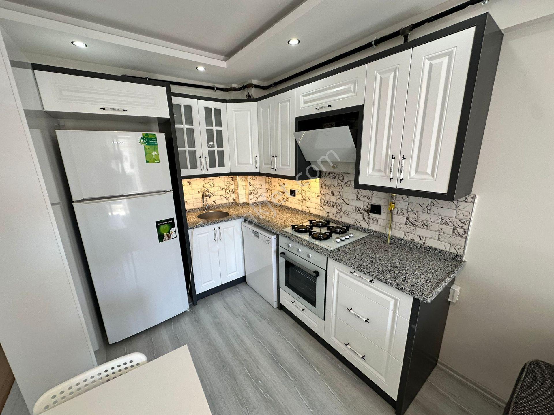 Zeki Emlak'tan Muradiye Mahallesinde 1+1 Eşyalı Kiralık Sıfır Daire