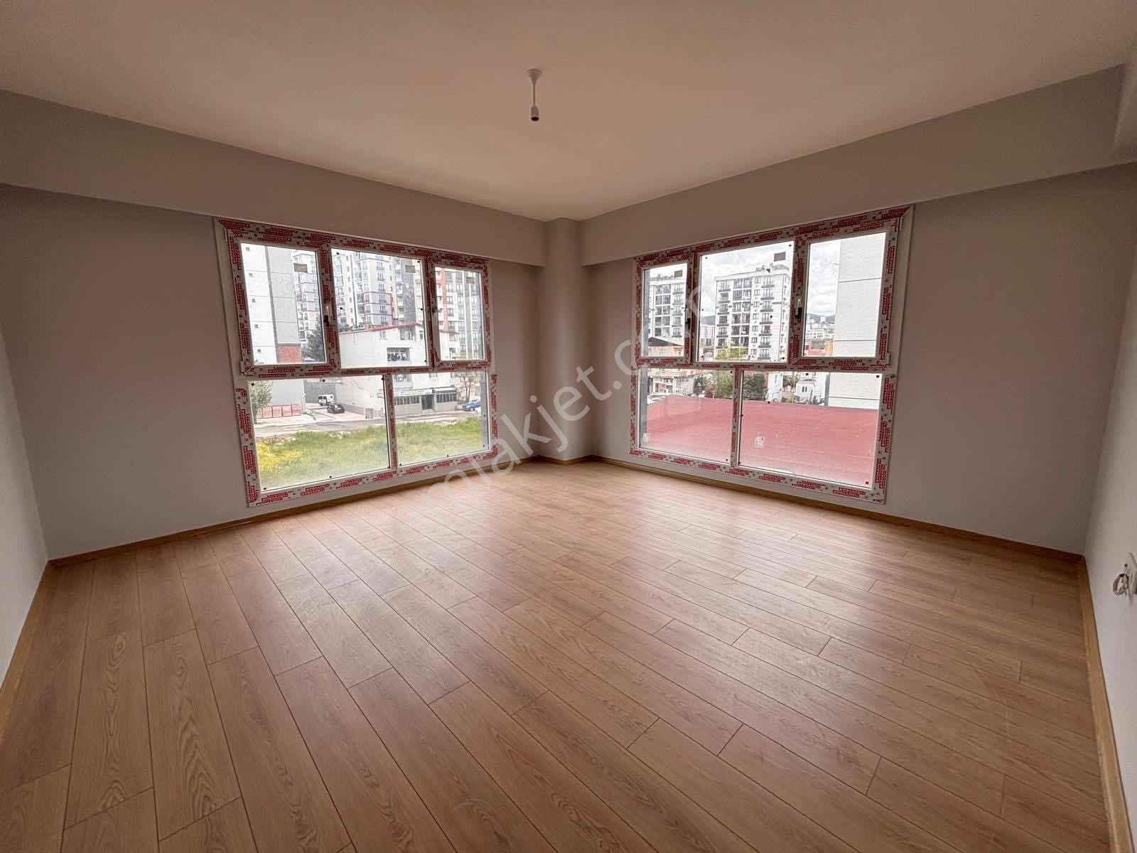Pendik Velibaba Pro Meydan Sitesi Sıfır 2+1 Kiralık Daire - Görsel 11