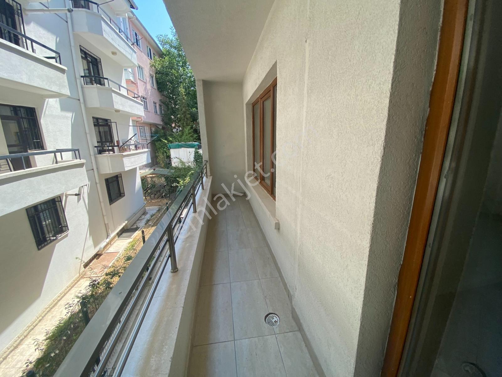 Kuttaş'tan Gazi Hastanesi Ve Metro Karşısı 1+1 Katta 55m2 - Görsel 10