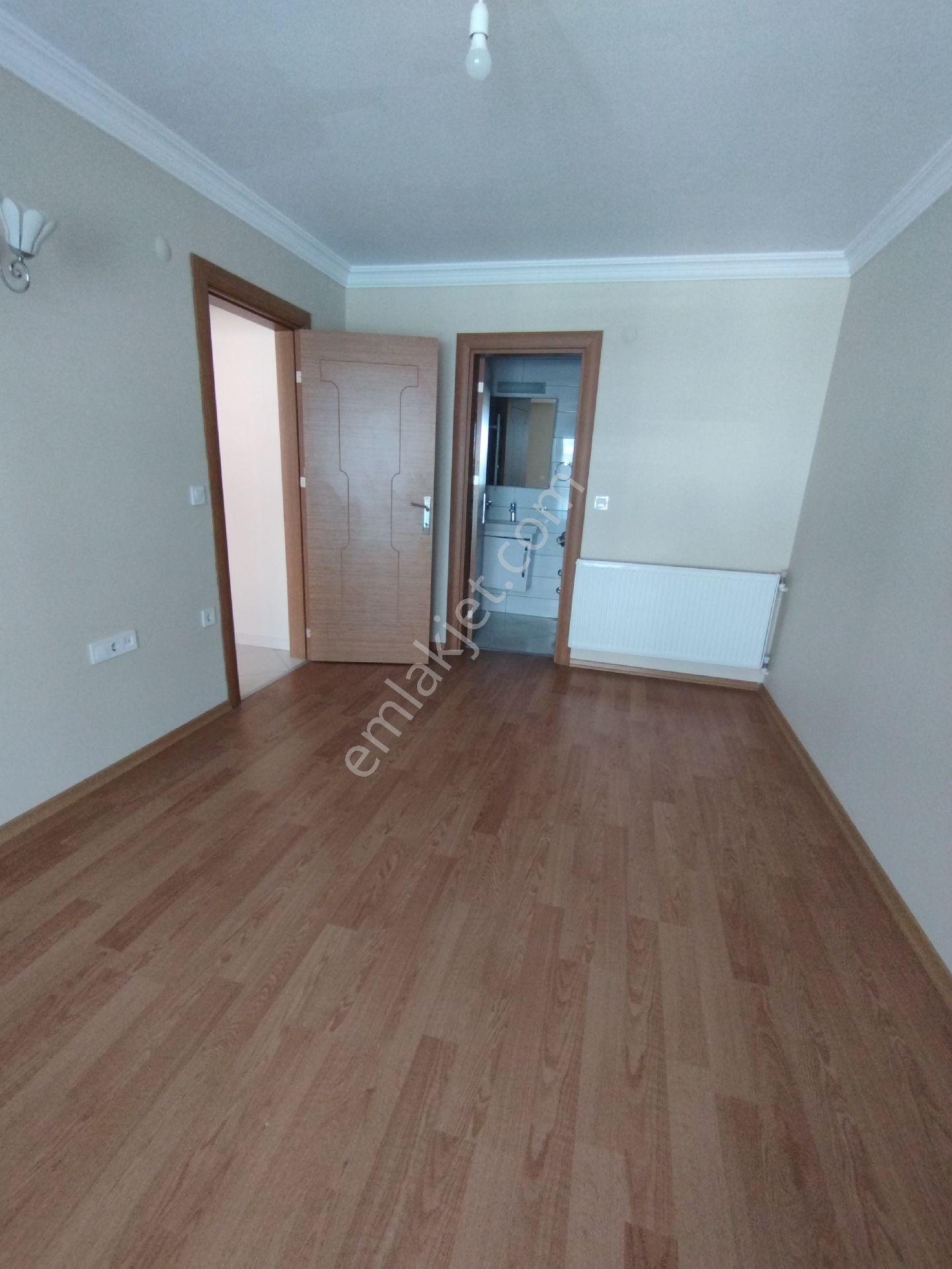 Ege Mah.havuzlu Çisem Sitesinde Doğalgazlı 3+1 Daire - Görsel 12