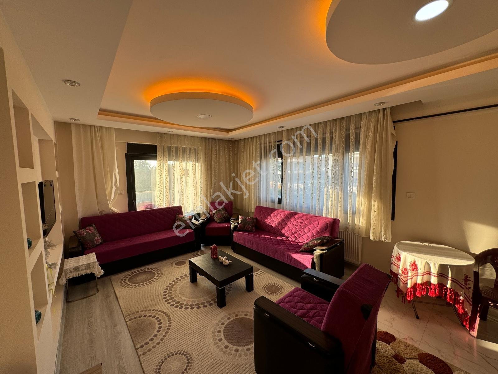 Kent Gayrimenkul'den Eşyalı Kiralık 1+1 Daire