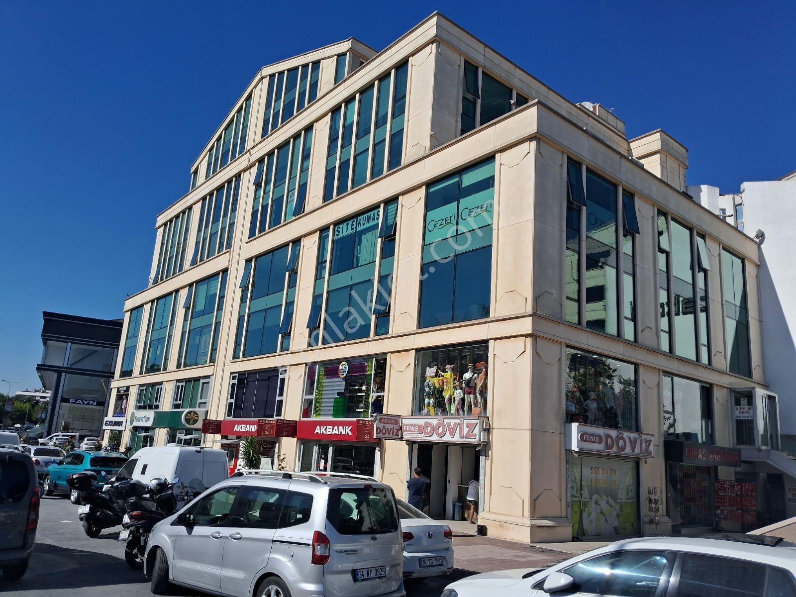 Merter Fatih Caddesinde 170 M2 İşyeri