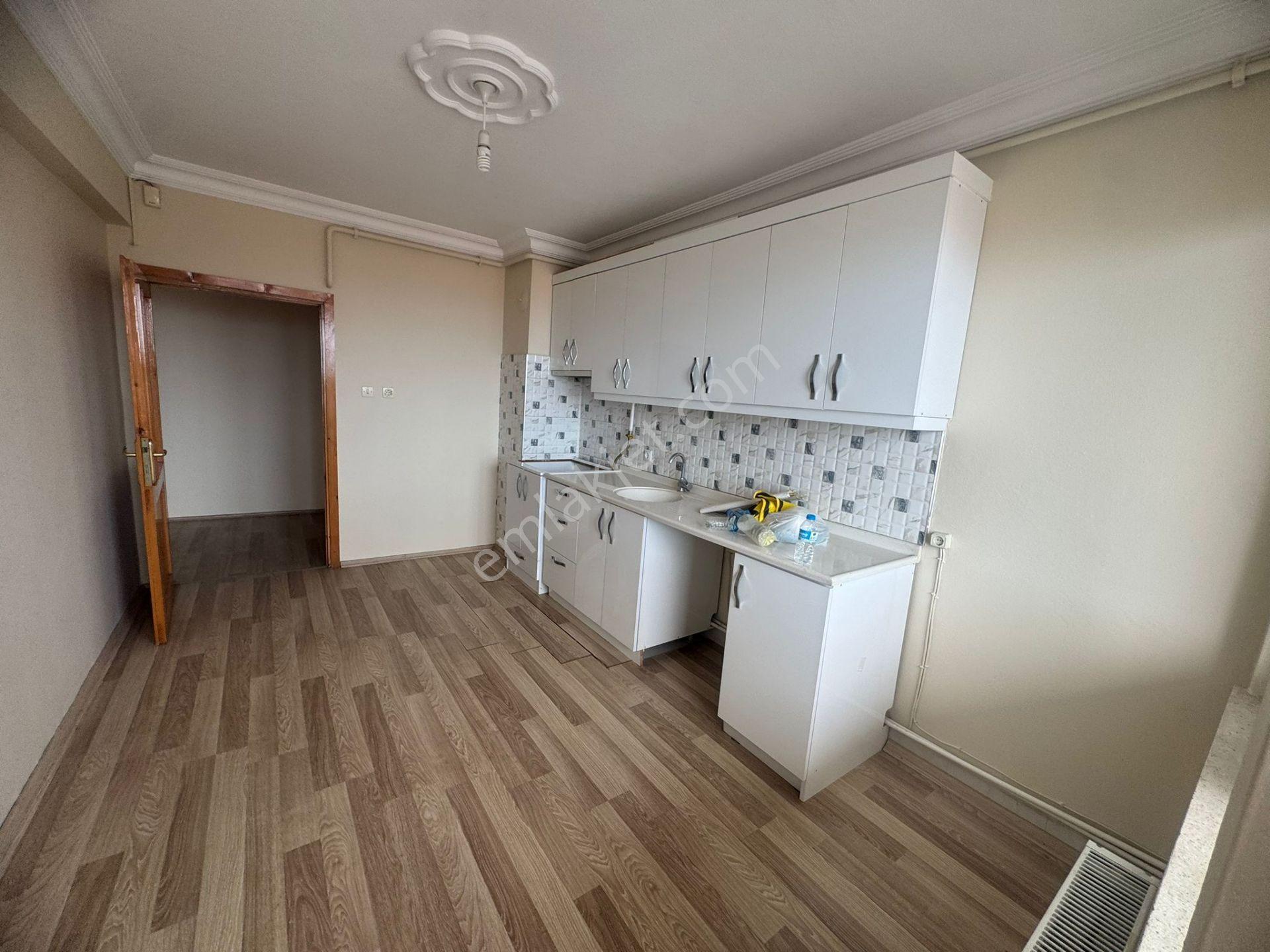 İnanç Emlaktan Kavaklarda 3+1 Geniş Kiralık Daire - Görsel 12