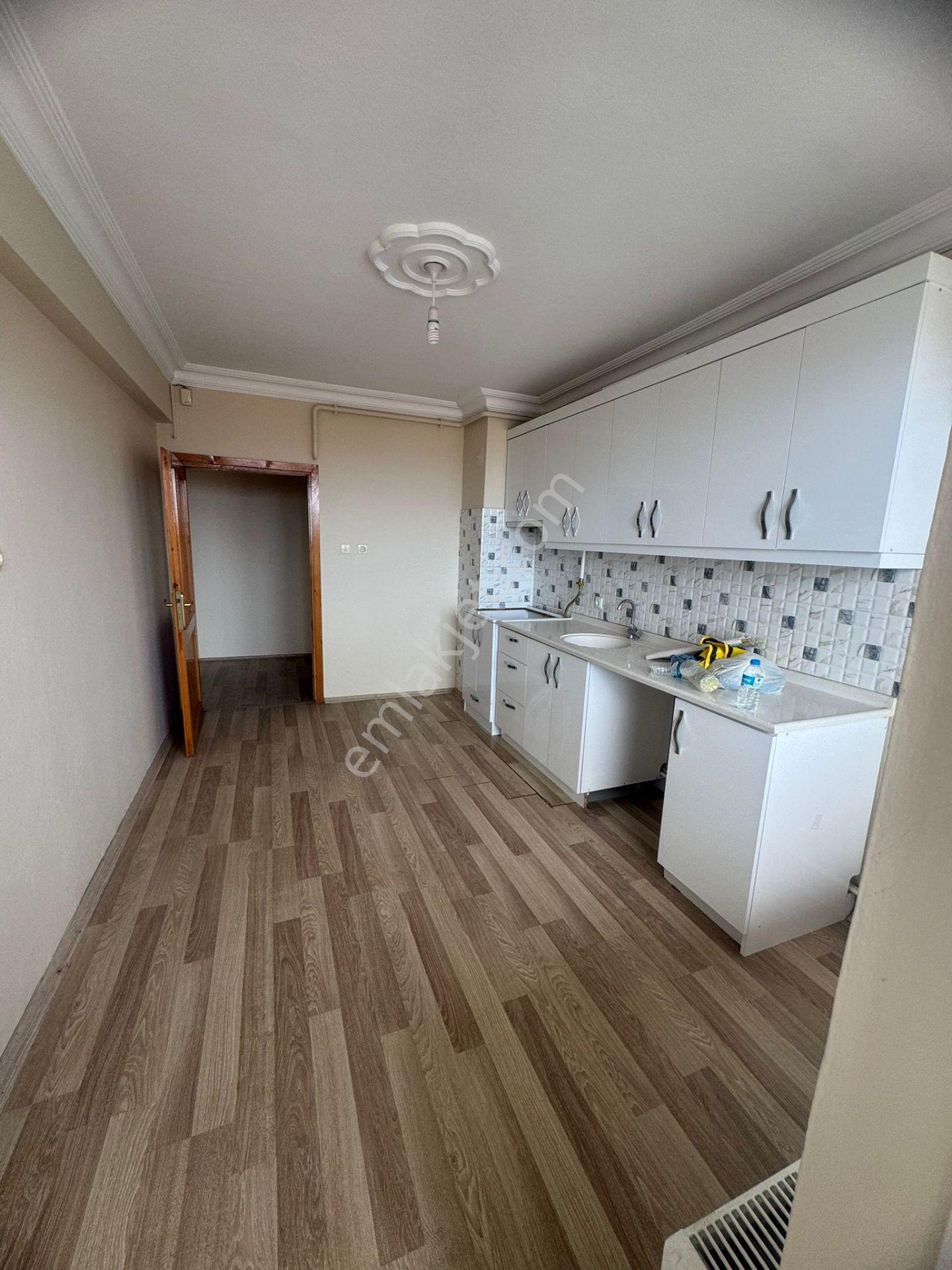 İnanç Emlaktan Kavaklarda 3+1 Geniş Kiralık Daire - Görsel 24