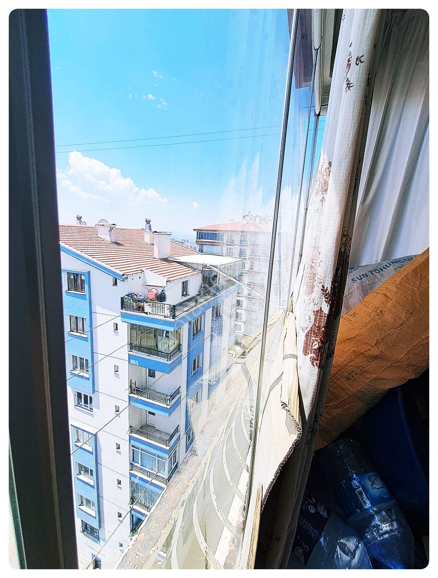 Cihandan Burç Mahallesi Piri Cadde Yakını Ara Katta Satlık 3+1 Daire - Görsel 27