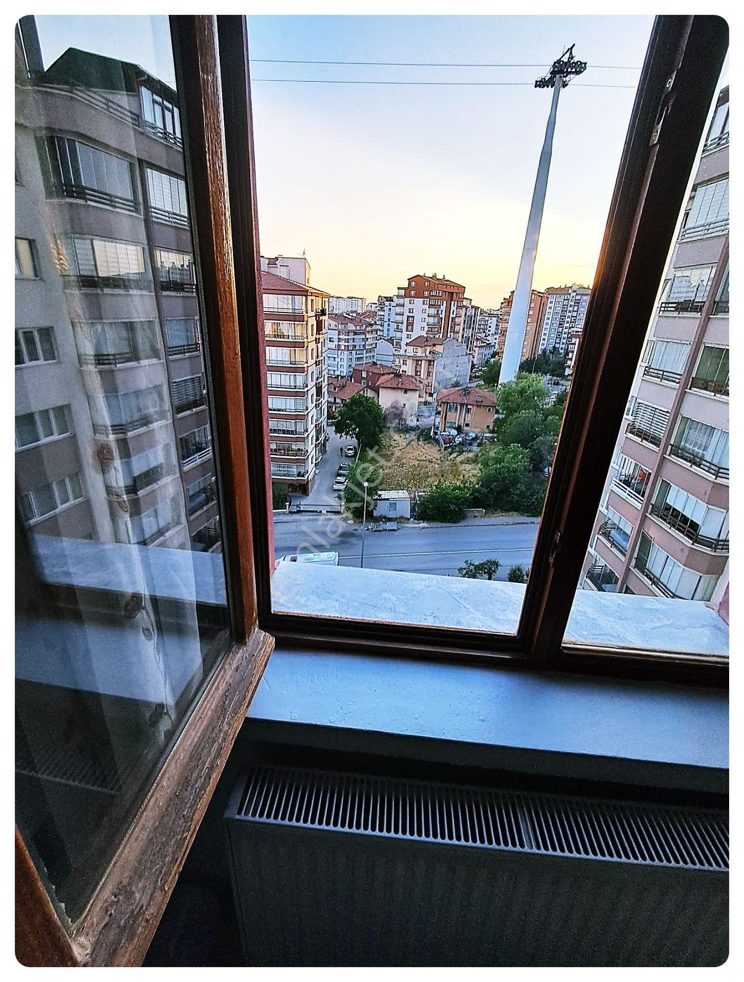 Cihandan Burç Mahallesi Piri Cadde Yakını Ara Katta Satlık 3+1 Daire - Görsel 28