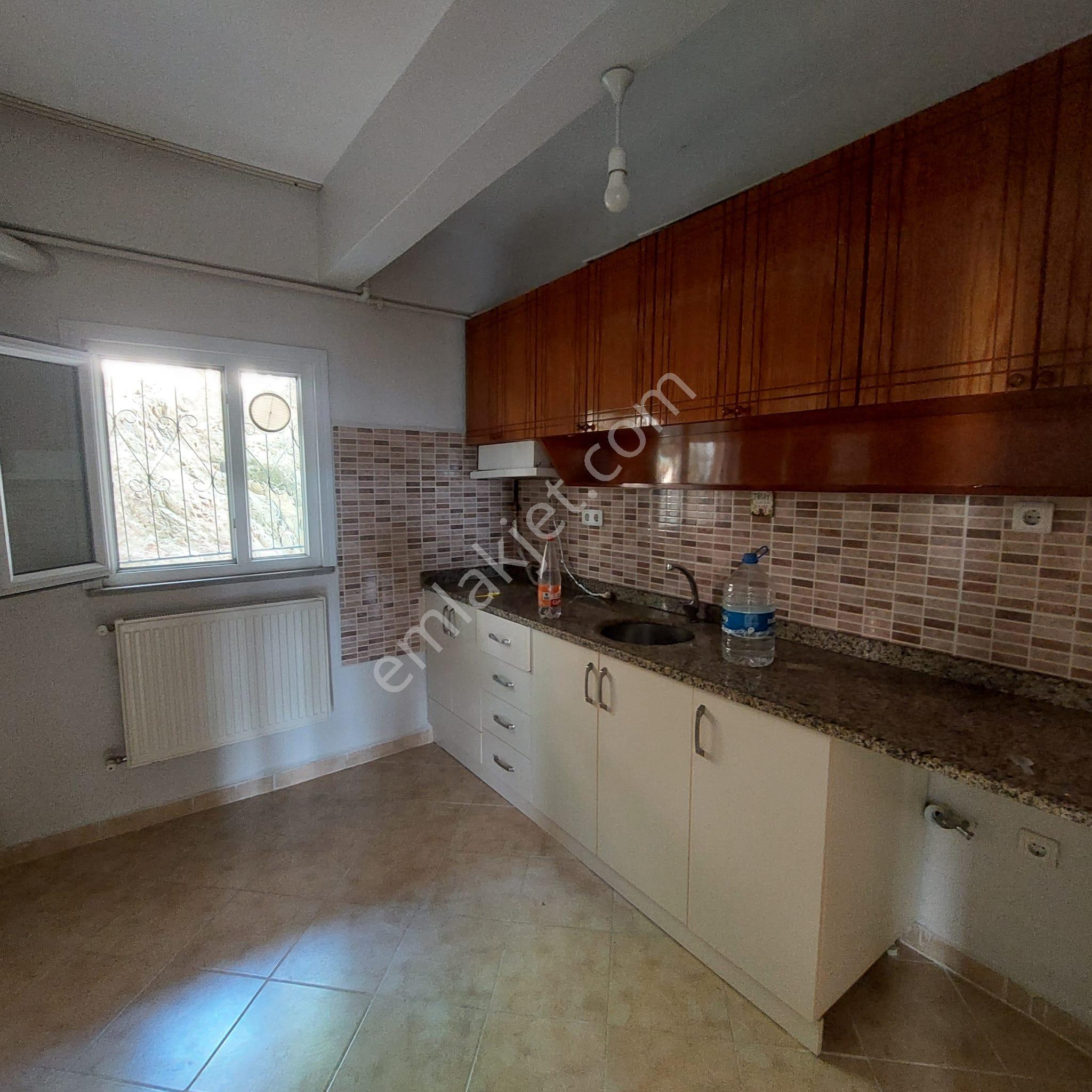 Tarabyaüstü Cumhuriyette Ulaşım Çarşı Yakın 2+1 Giriş Kat Daire - Görsel 12