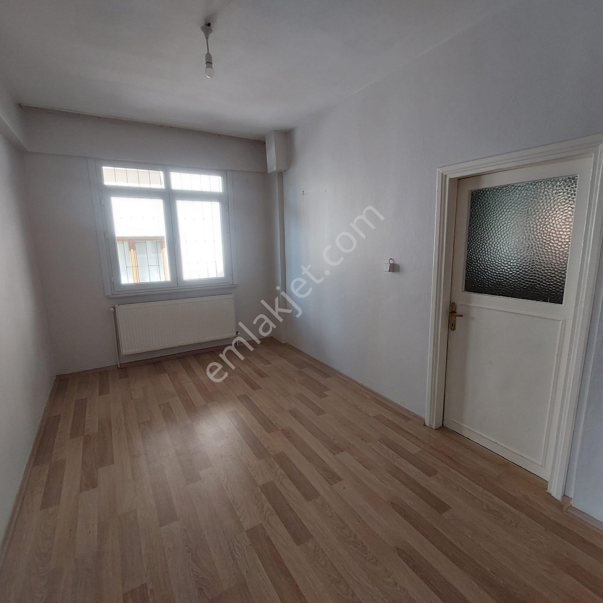 Tarabyaüstü Cumhuriyette Ulaşım Çarşı Yakın 2+1 Giriş Kat Daire - Görsel 13