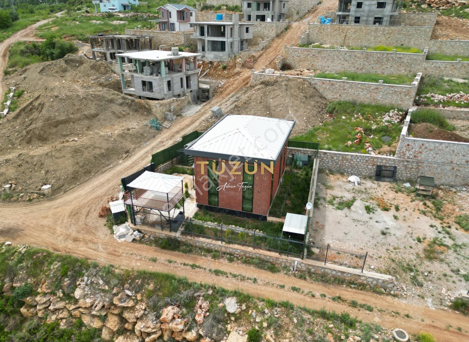 Tüzün'den Gözne'de Satılık Göz Alıcı Mükemmel Bir Villa - Görsel 9