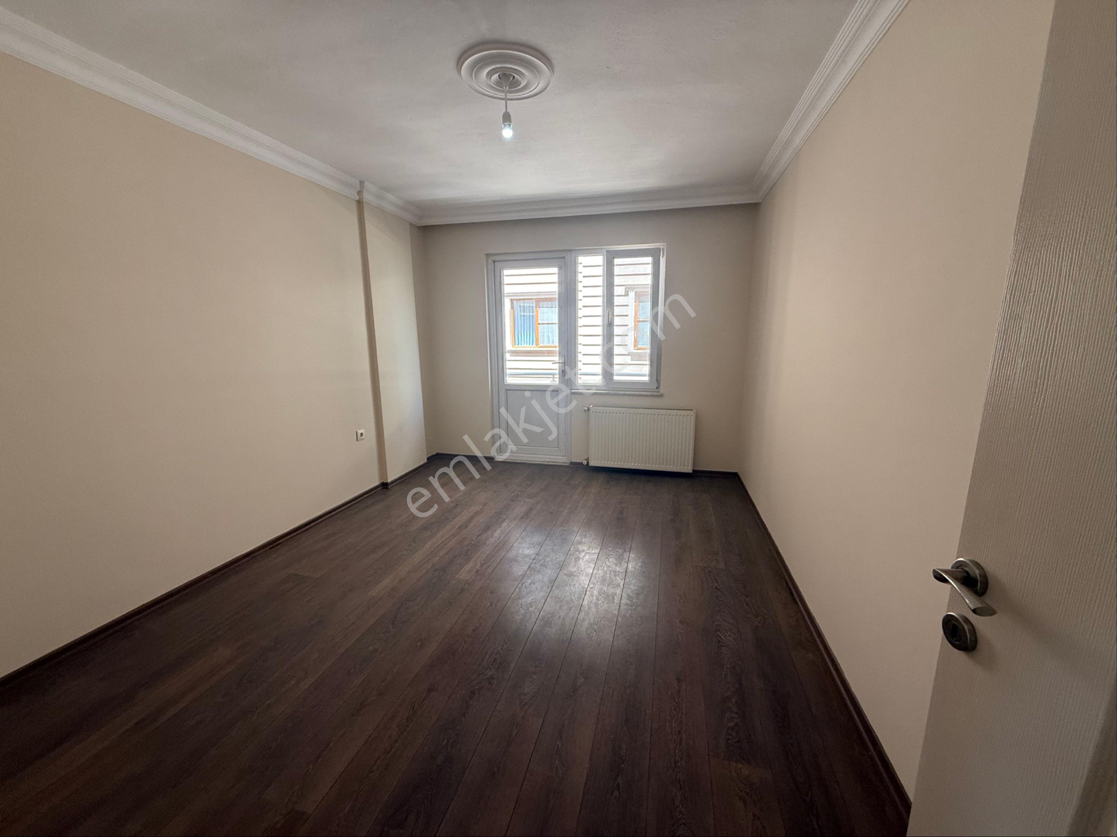 Kale Gayrimenkul’den Satılık Çok Geniş 2+1 Ayrı Mutfak Ara Kat Çay Manzaralı Her Yere Yakın Daire - Görsel 17