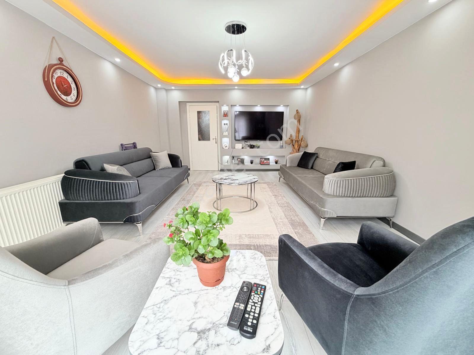 Yıldız'dan Cadde Üstünde Geniş Ara Kat Masrafsız 3+1 Fırsatı !! - Görsel 20