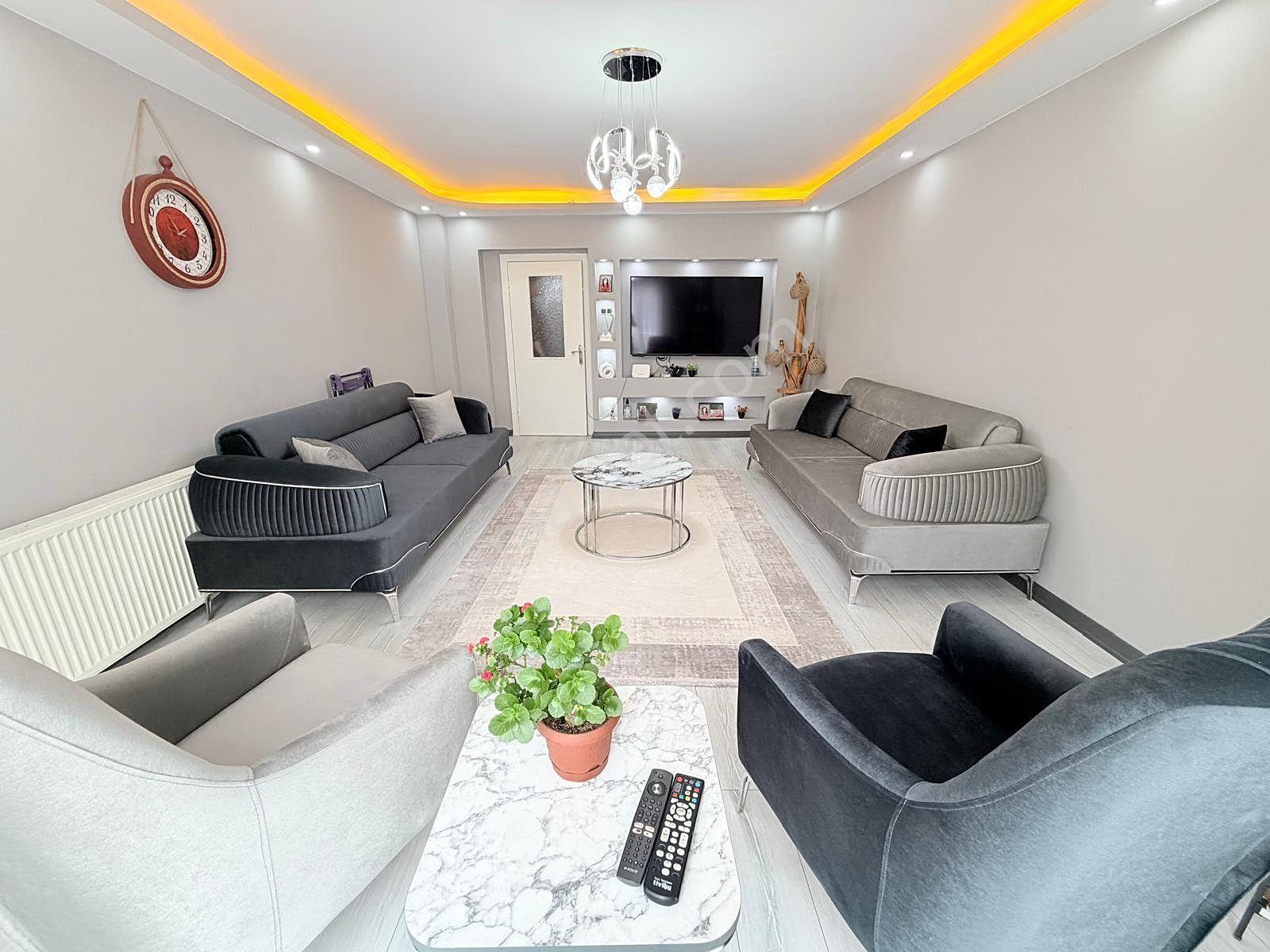 Yıldız'dan Cadde Üstünde Geniş Ara Kat Masrafsız 3+1 Fırsatı !! - Görsel 16