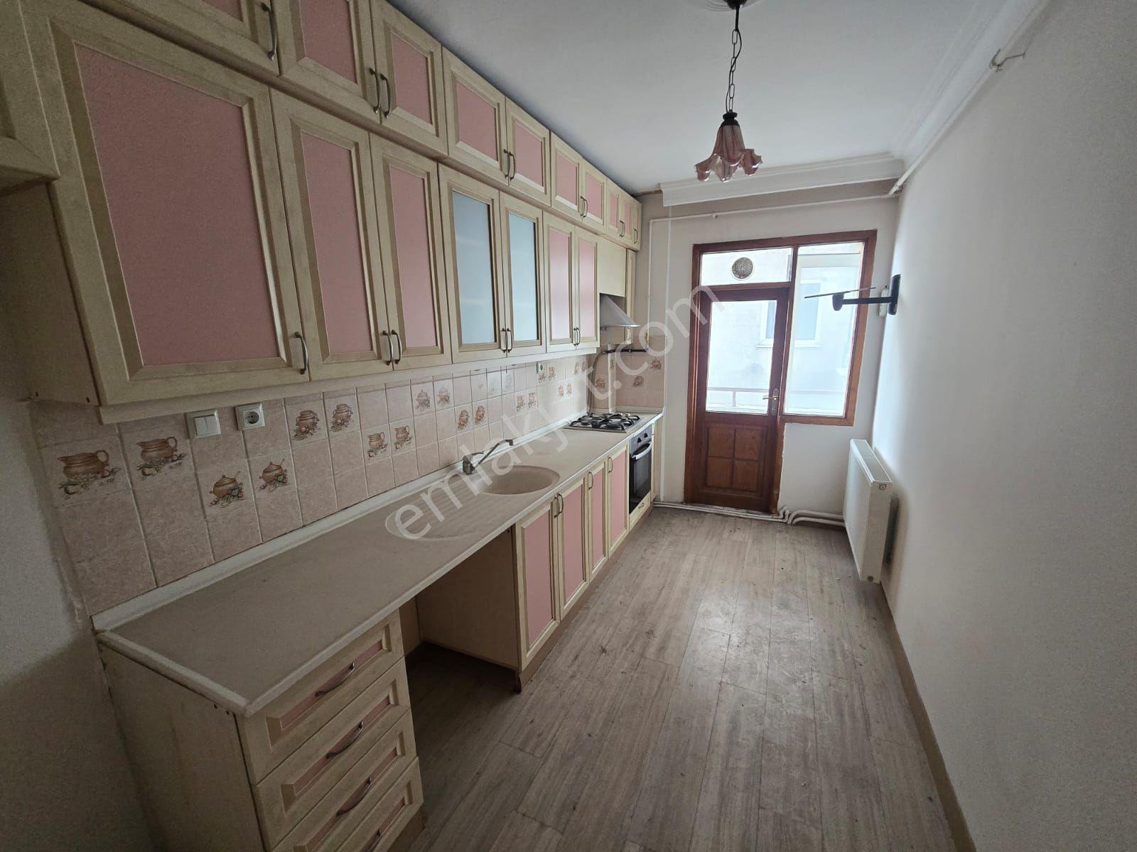 Rekoor Emlaktan Yeni Adliye Yakını 3+1 Satılık Daire