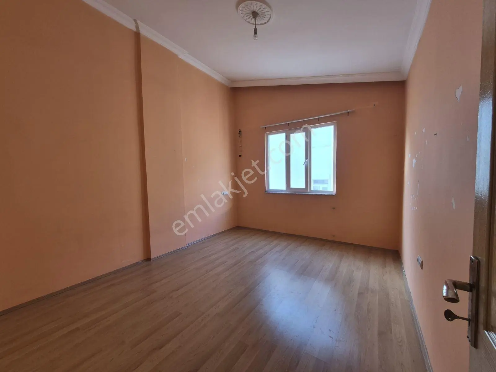 Emek Mahallesinde Tüm Lokasyonlara Yakın 1+1 Çatı Katı - Görsel 5