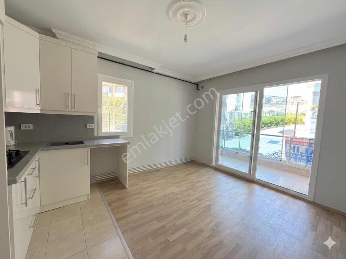Bayraklı Osmangazi 'de Güneşkent Sitesinde 1+1 Kiralık Daire - Görsel 12