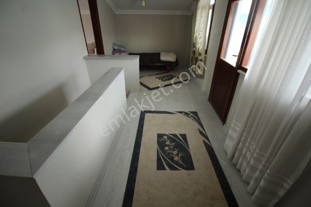 Yeniçiftlik Sahilde Deniz Manzaralı 3+1 Dubleks | Plaja 100 Metre | Sezonluk Kiralık - Görsel 13