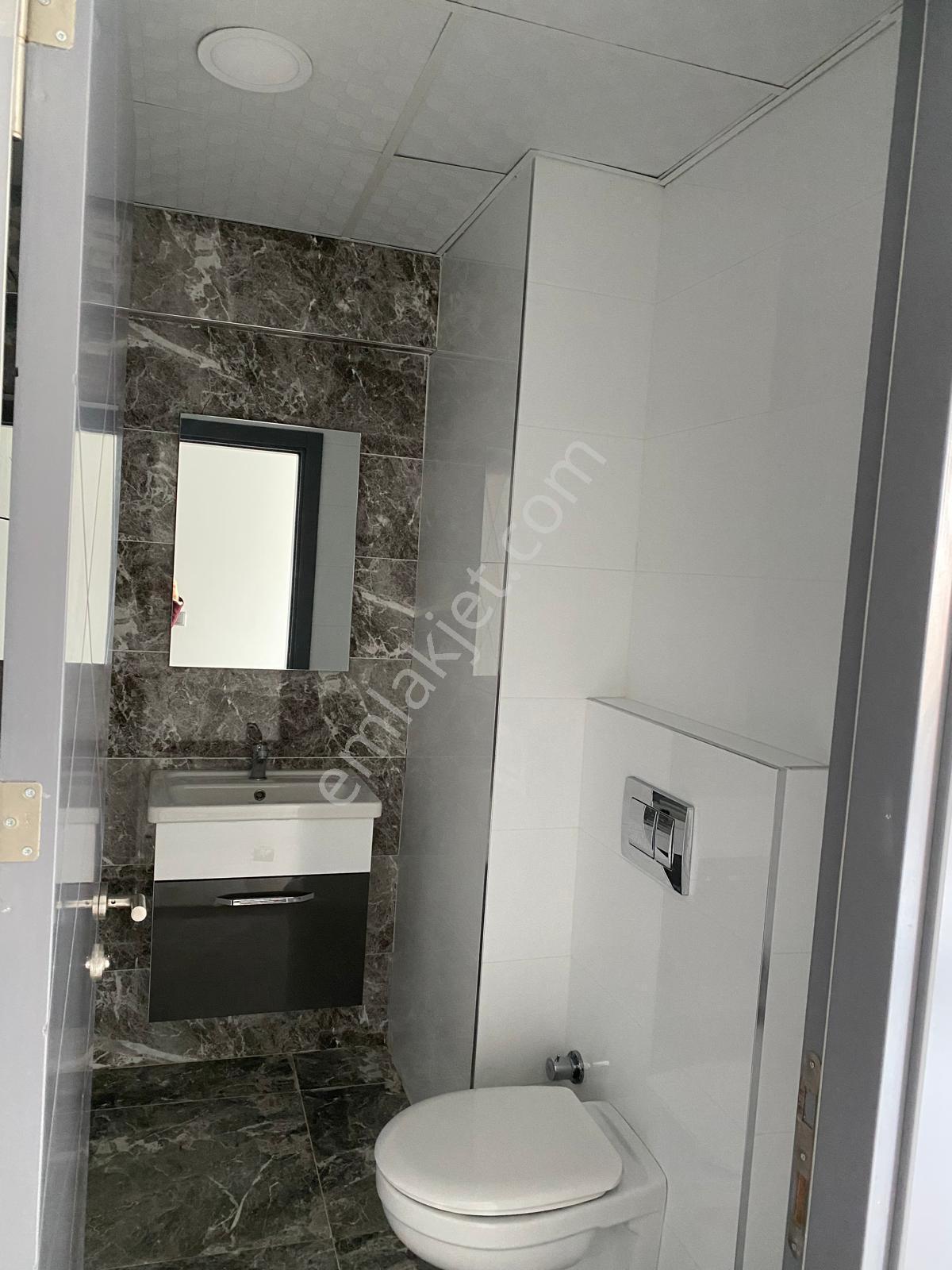 Adana Sarıçamda Stadyum Yolunda Bulvar Üzerinde Ofis Ve Ev İçin Tasarlanmış Kiralık 2+1 Daire - Görsel 17