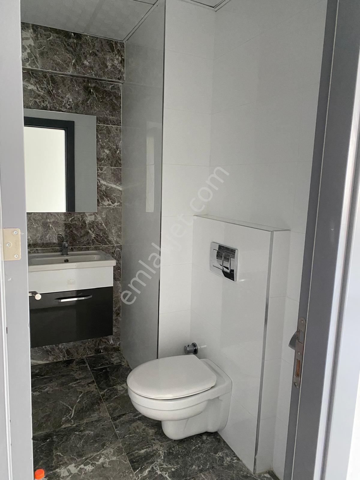 Adana Sarıçamda Stadyum Yolunda Bulvar Üzerinde Ofis Ve Ev İçin Tasarlanmış Kiralık 2+1 Daire - Görsel 8