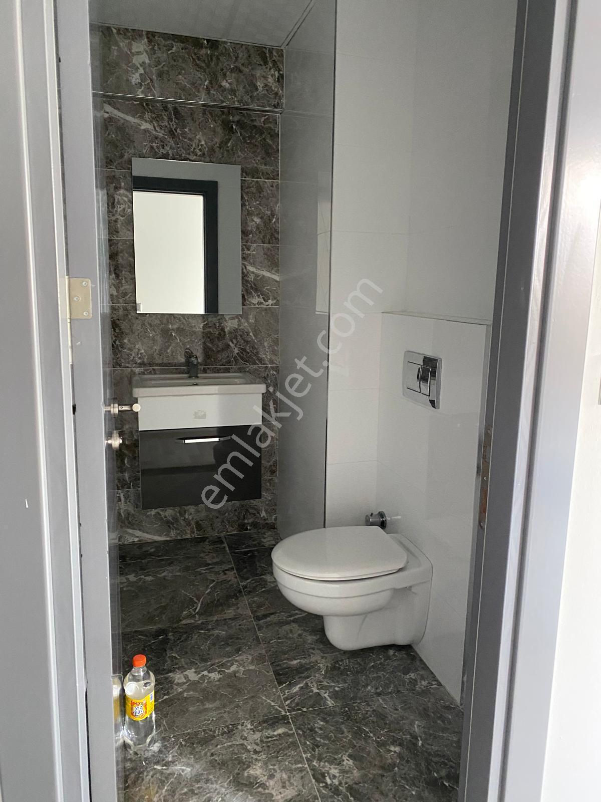 Adana Sarıçamda Stadyum Yolunda Bulvar Üzerinde Ofis Ve Ev İçin Tasarlanmış Kiralık 2+1 Daire - Görsel 18