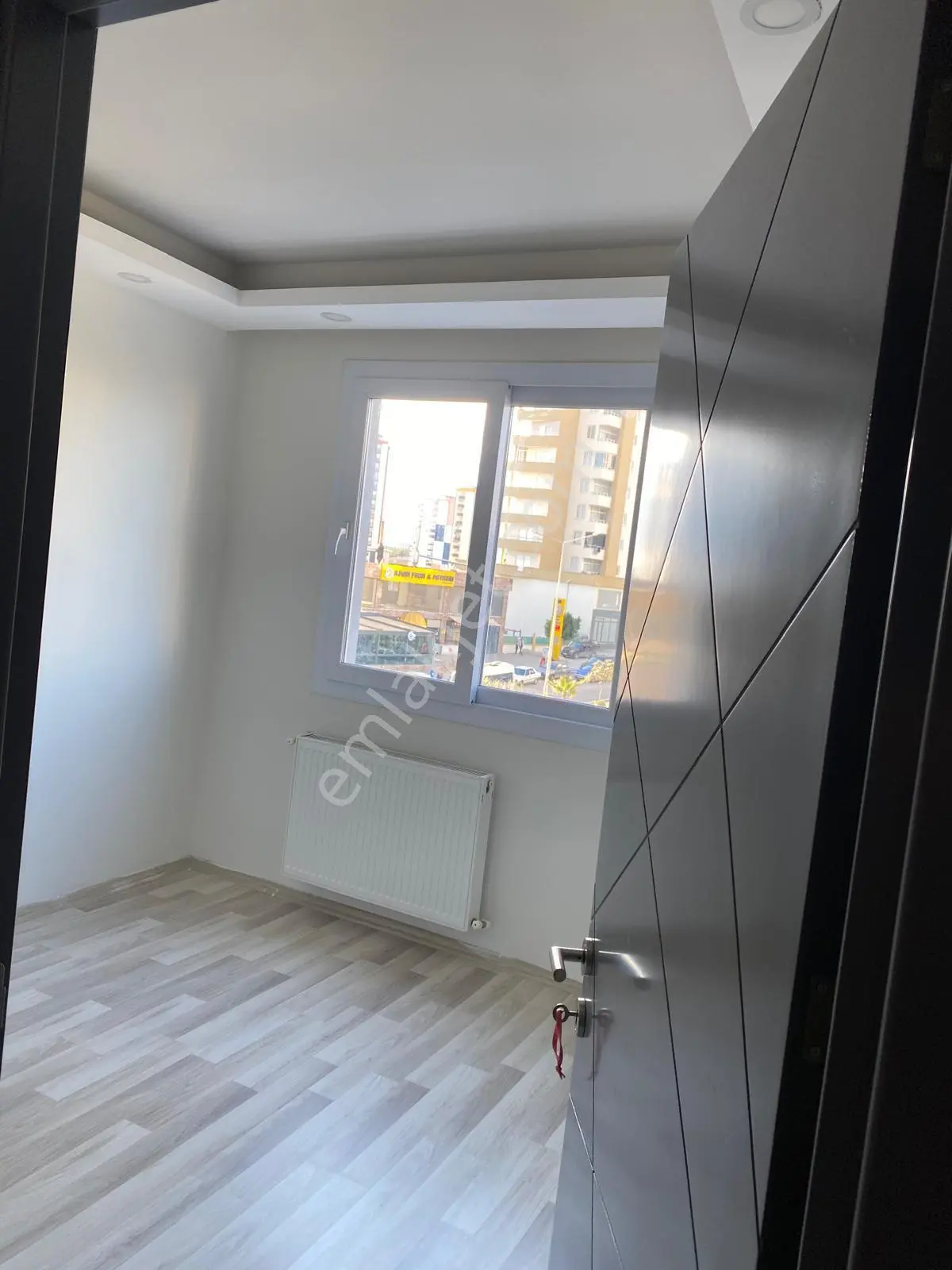 Adana Sarıçamda Stadyum Yolunda Bulvar Üzerinde Ofis Ve Ev İçin Tasarlanmış Kiralık 2+1 Daire - Görsel 5